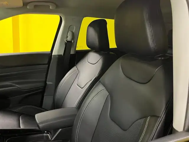 Jeep Compass view 26