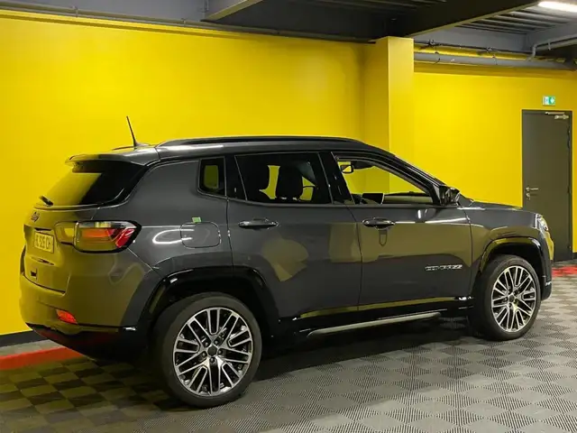 Jeep Compass view 6