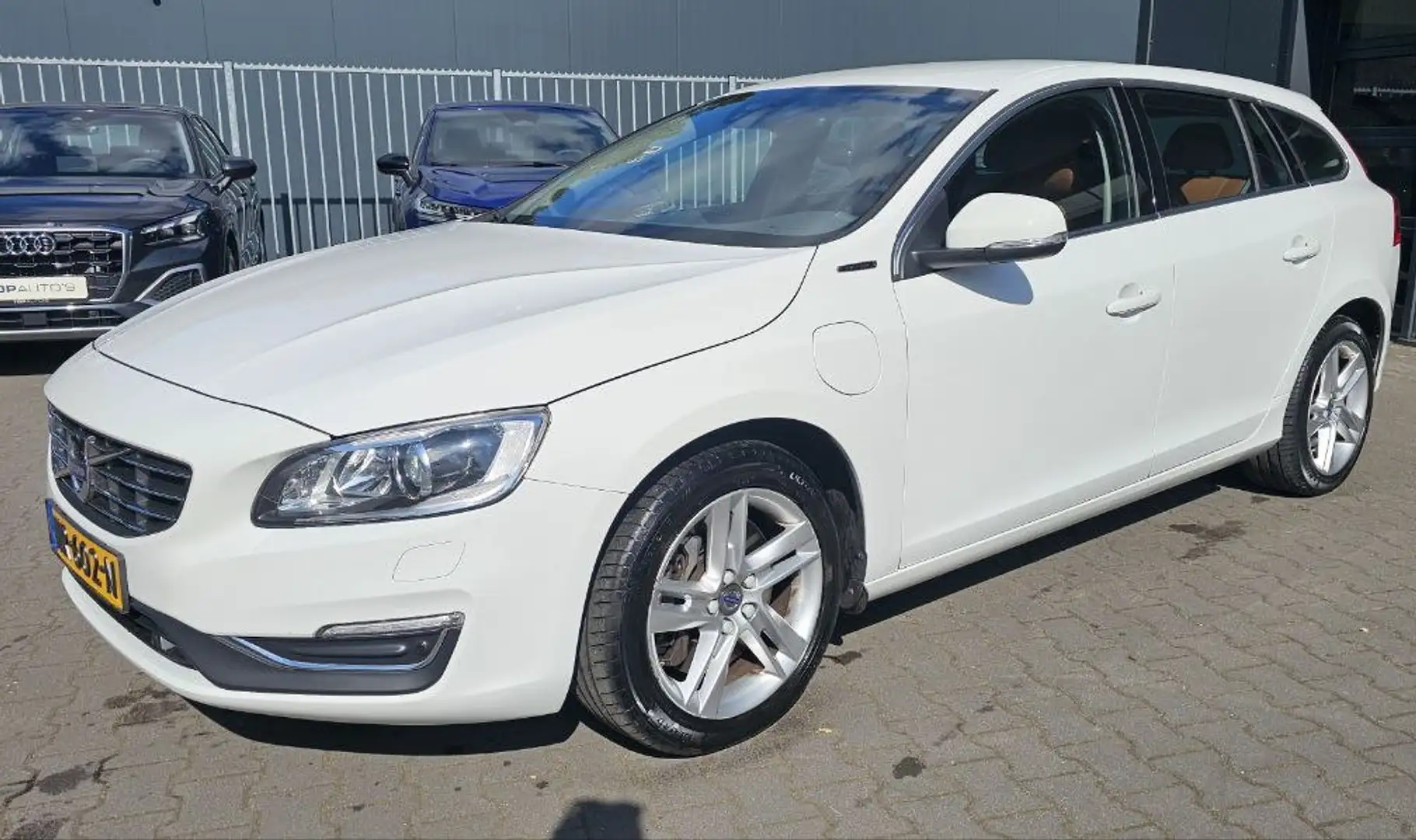 Volvo V60 2.4 D6 Twin Engine Summum EXPORT INRUIL AUTO Wit - 1