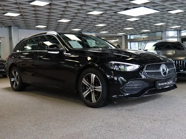 Mercedes-Benz C view 2