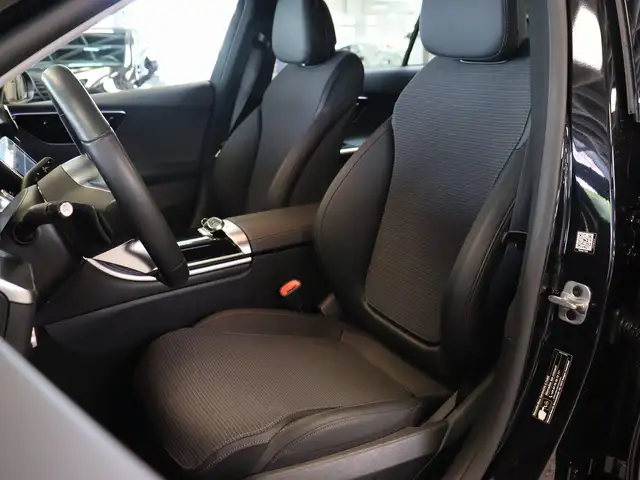 Mercedes-Benz C view 11