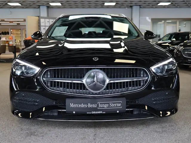 Mercedes-Benz C view 4