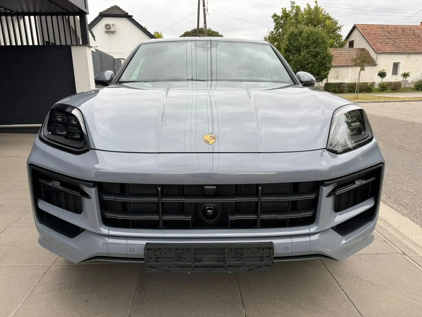 Porsche Cayenne GTS 4.0 AHK Bose PASM PDLS+ Sitzklima 368 kW (5... Grau - 2