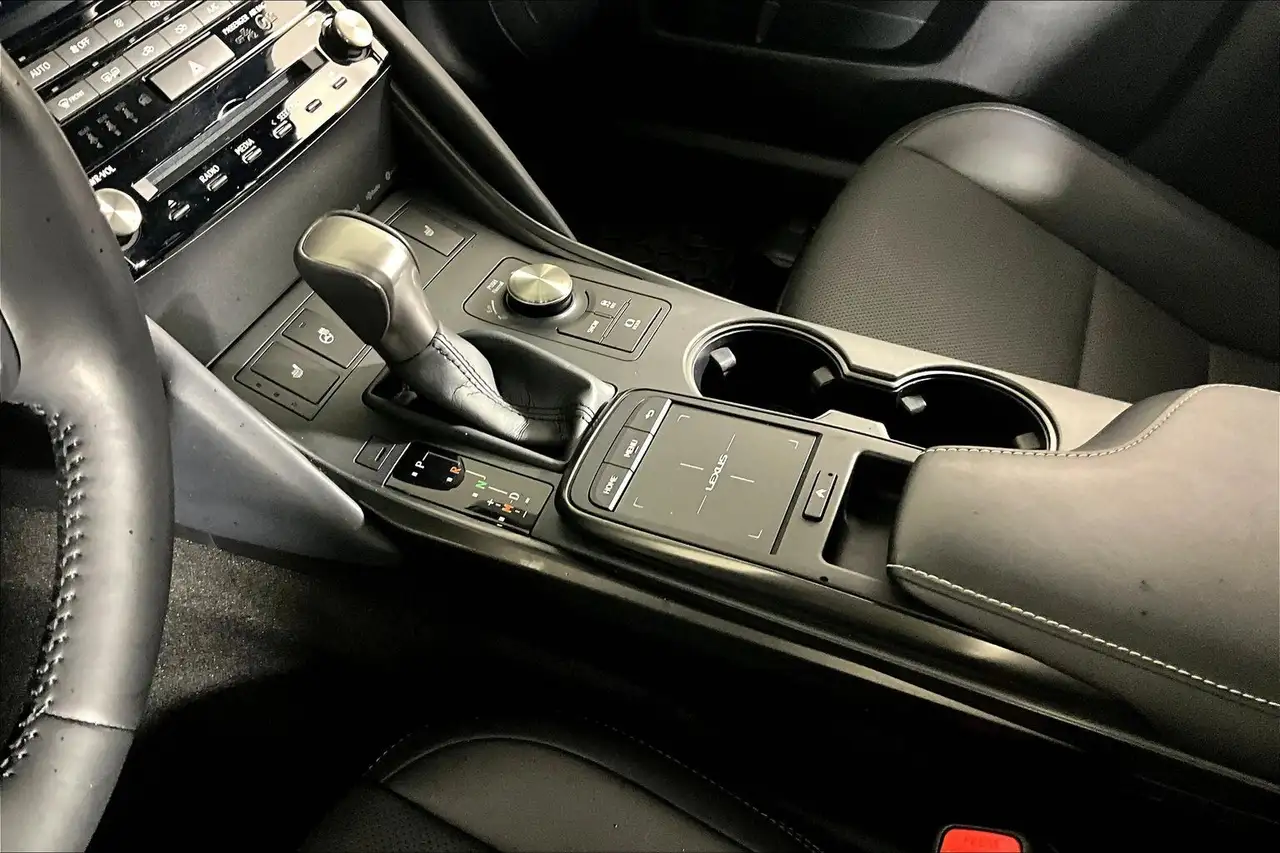 Lexus IS снимка Lexus IS