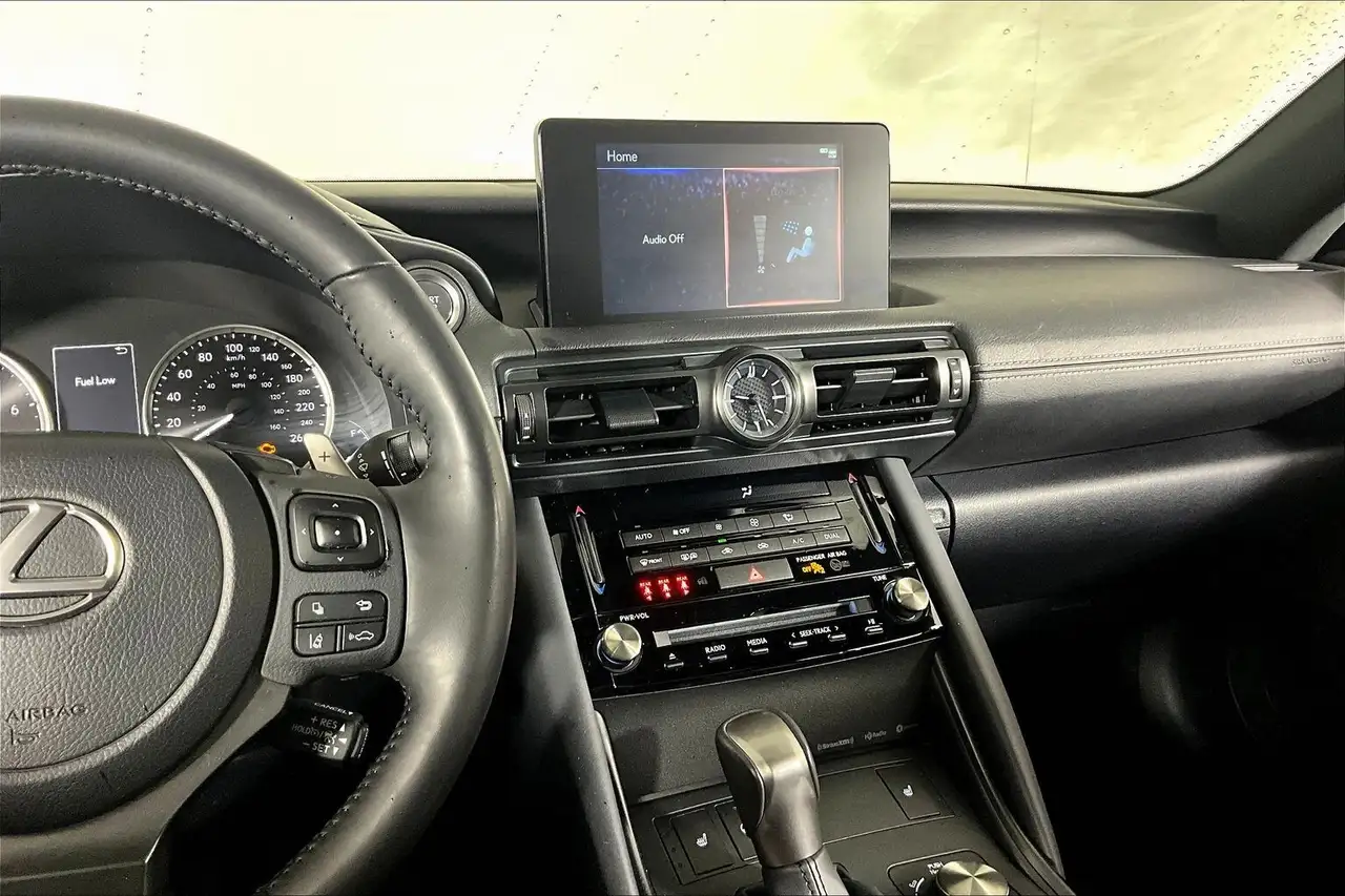 Lexus IS снимка Lexus IS