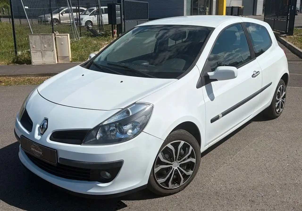 Renault Clio III 1.2 Dynamique 100 CH