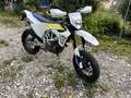 Husqvarna 701 Supermoto Blanc - thumbnail 1
