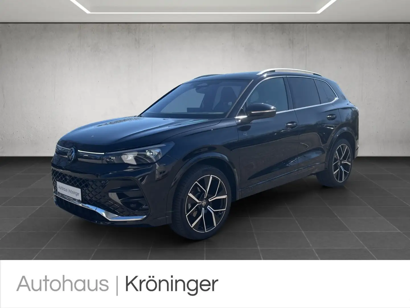 Volkswagen Tiguan R-Line 1.5 eTSI DSG Harman Matrix Pano Schwarz - 1