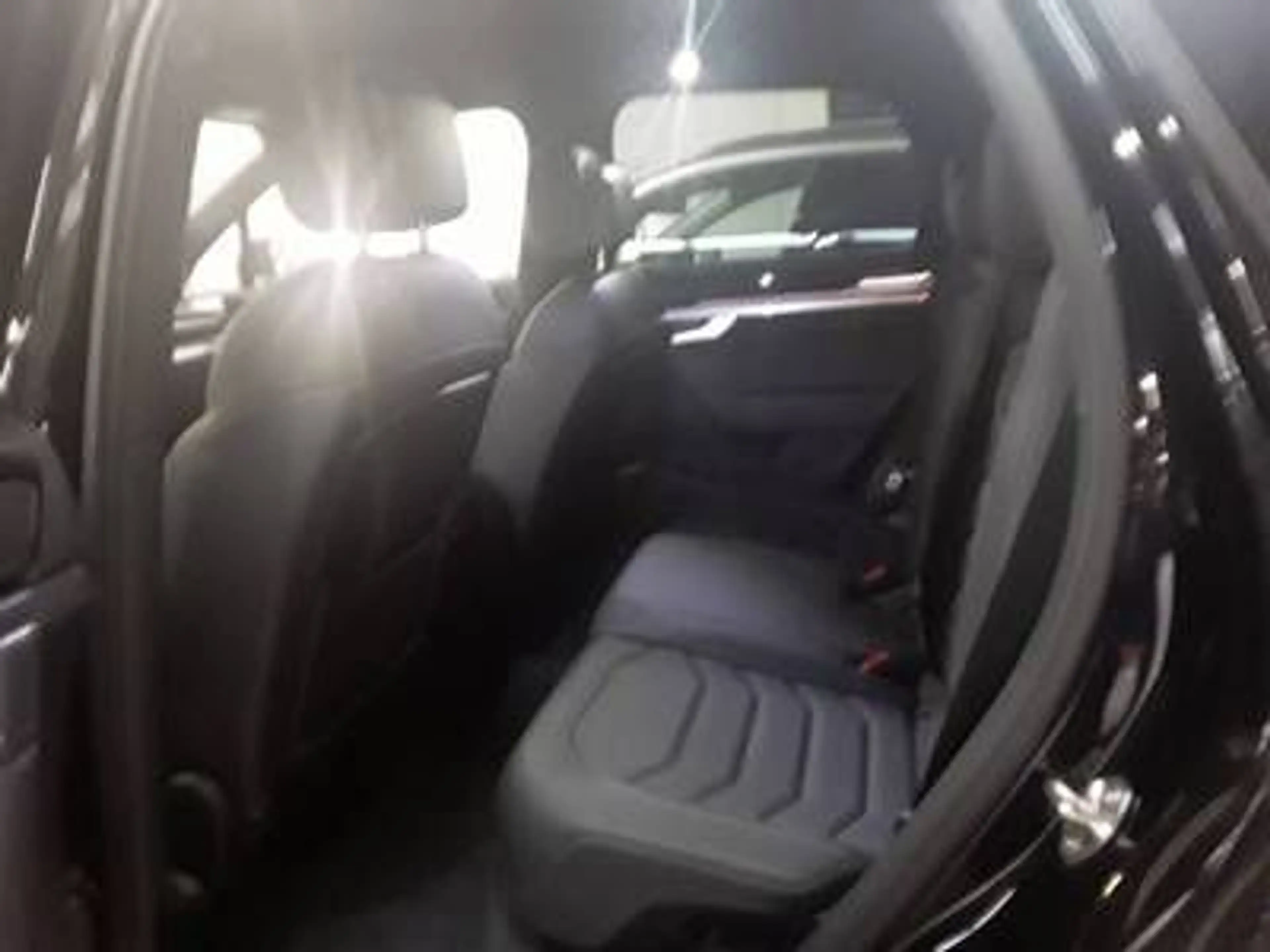 Volkswagen Touareg R-Line 3,0 l V6 TDI SCR 4MOTION 170 kW (231 PS)... — photo 4