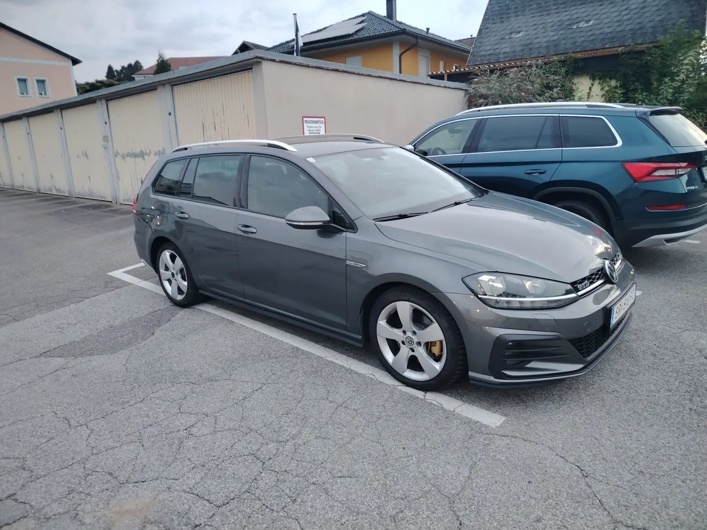 Volkswagen Golf GTD Variant (BlueMotion Technology) - 1