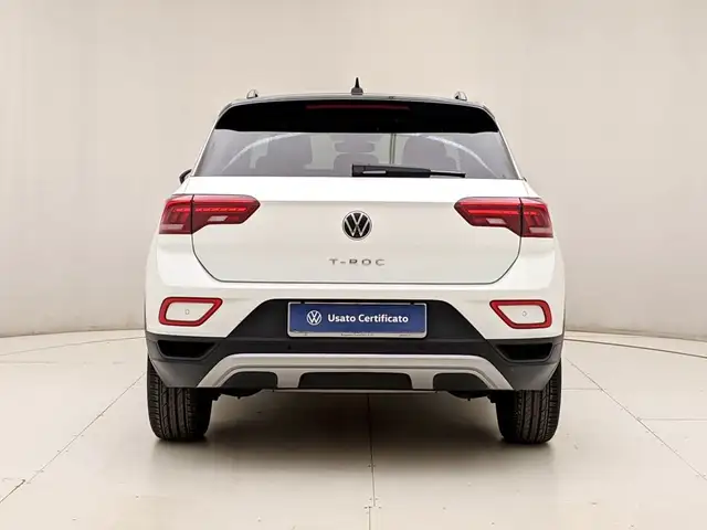 Volkswagen T-Roc view 5