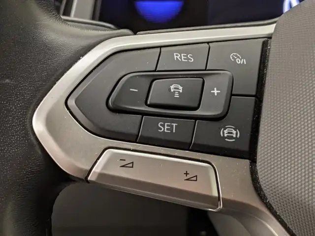Volkswagen T-Roc view 10