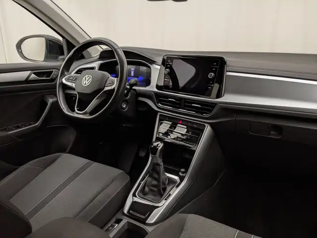 Volkswagen T-Roc view 6
