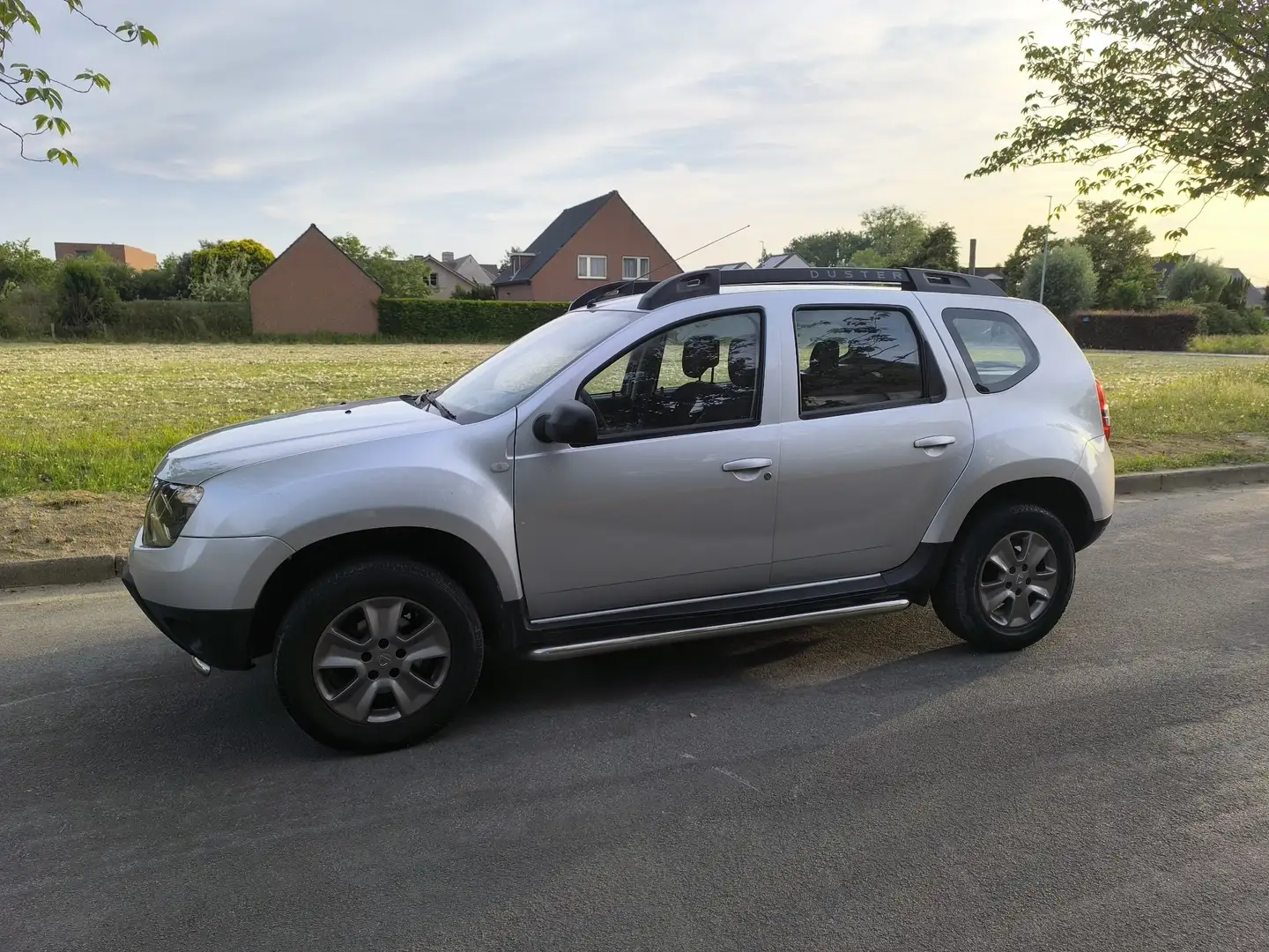 Dacia Duster TCe 125 4x2 Laureate - 1