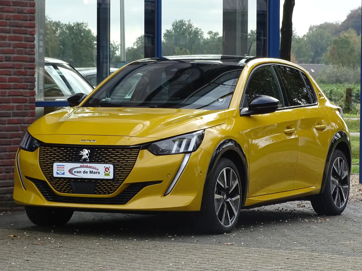 Peugeot e-208 EV GT Pack 50 kWh 136 PK PANO LED LEDER STOEL VER - 1