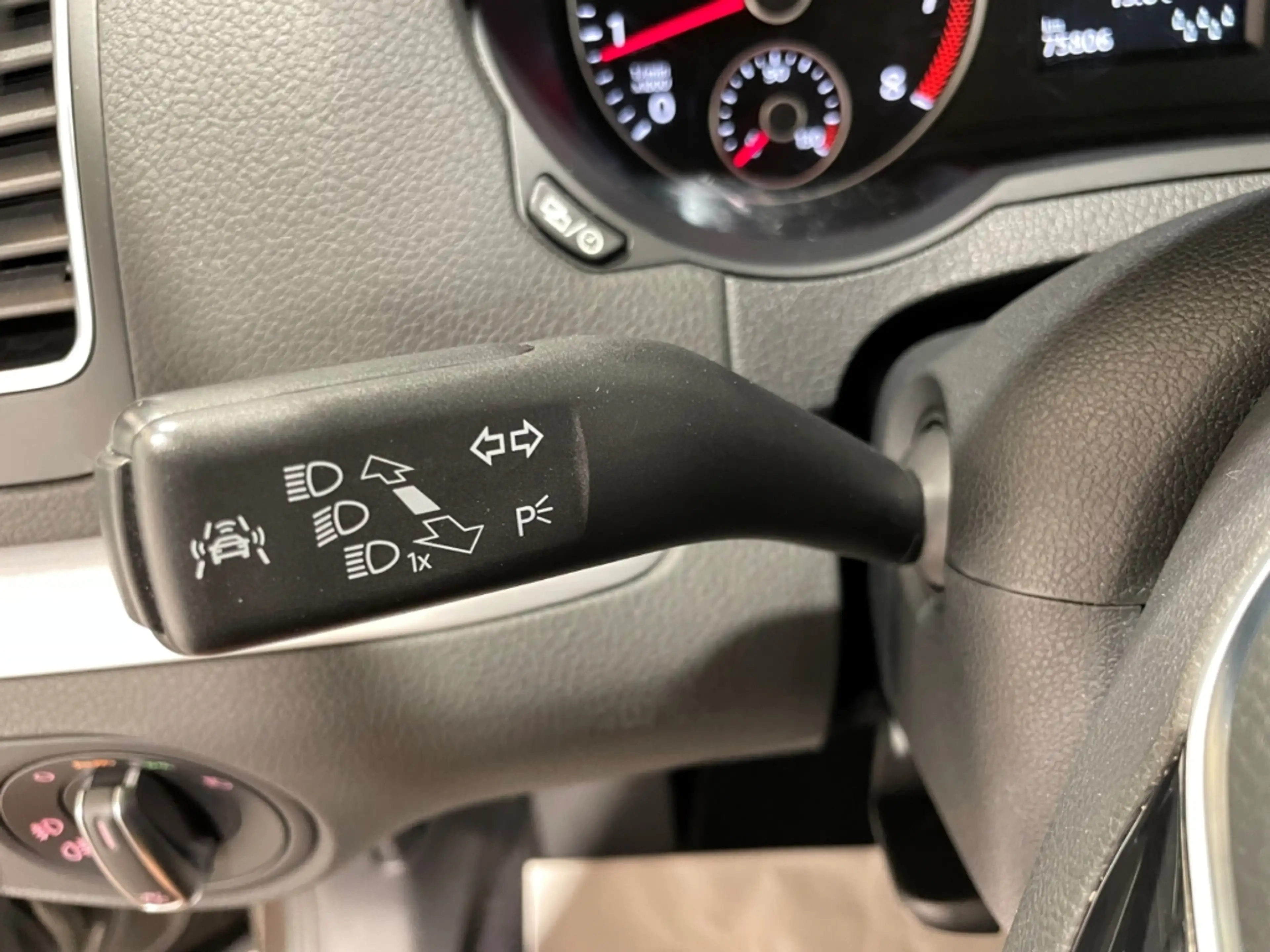 Volkswagen Sharan 1.4 TSI DSG Comfortline 7-Sitzer EU6d ACC — photo 25