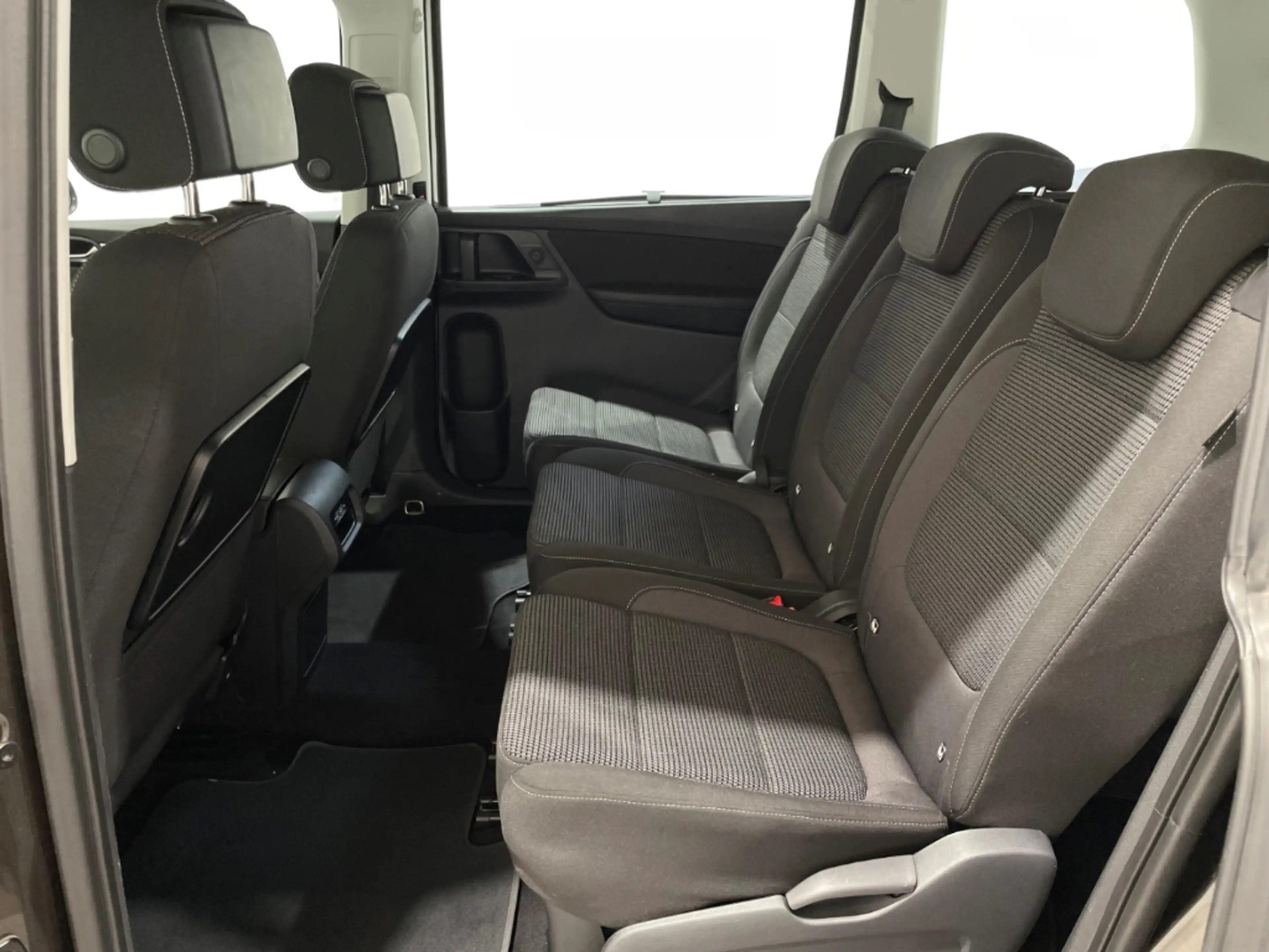 Volkswagen Sharan 1.4 TSI DSG Comfortline 7-Sitzer EU6d ACC — photo 7