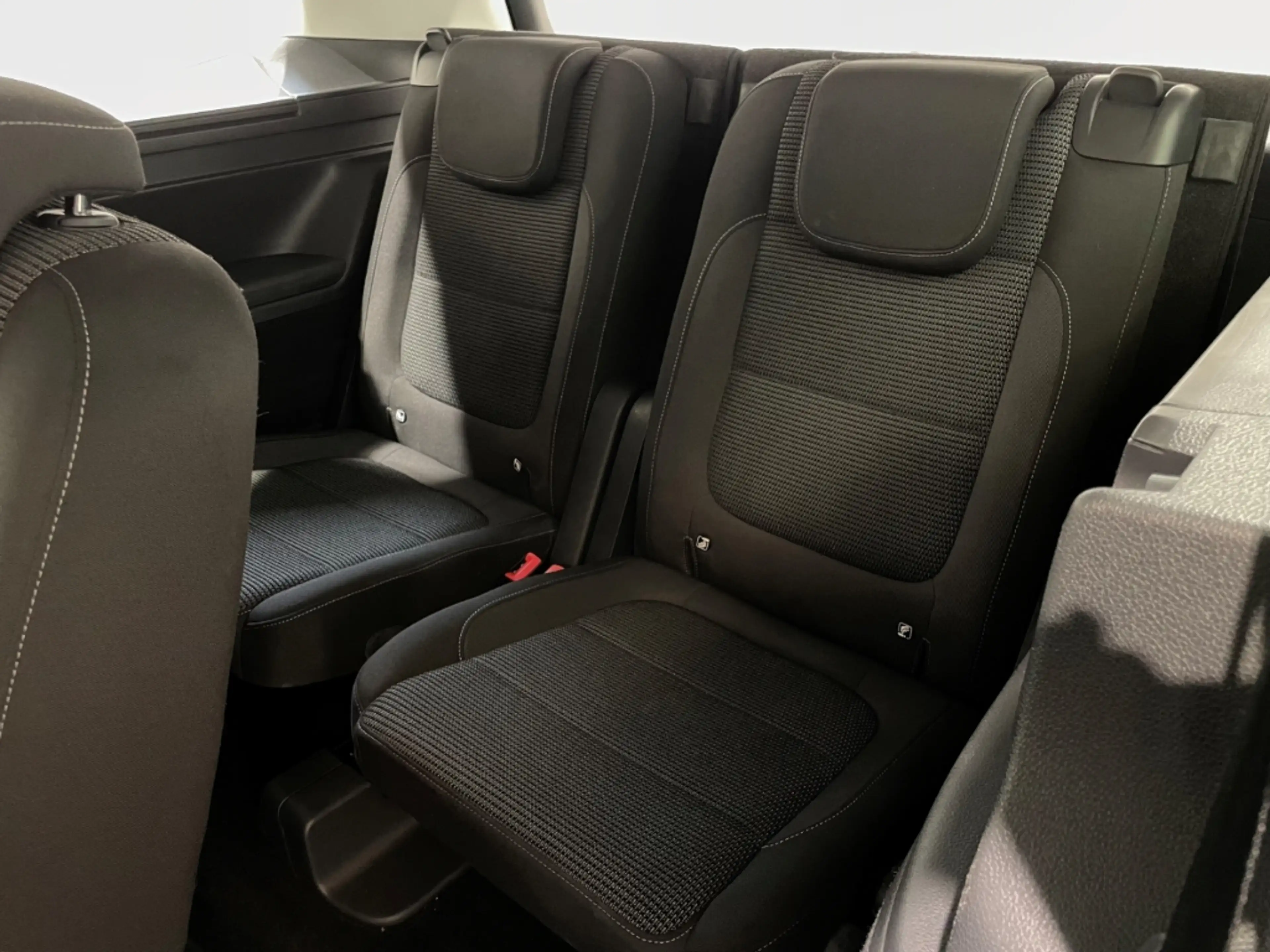 Volkswagen Sharan 1.4 TSI DSG Comfortline 7-Sitzer EU6d ACC — photo 8