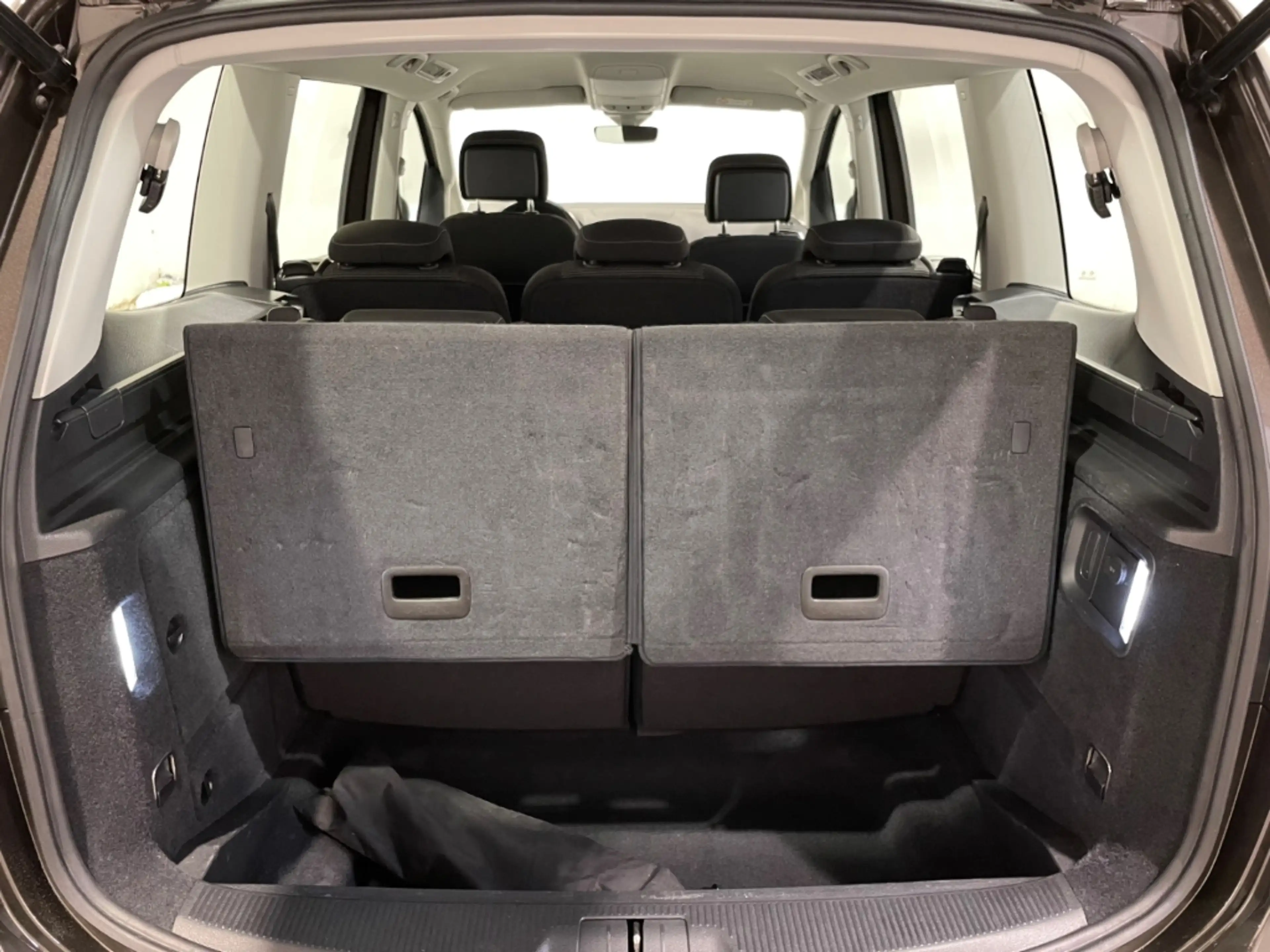 Volkswagen Sharan 1.4 TSI DSG Comfortline 7-Sitzer EU6d ACC — photo 9
