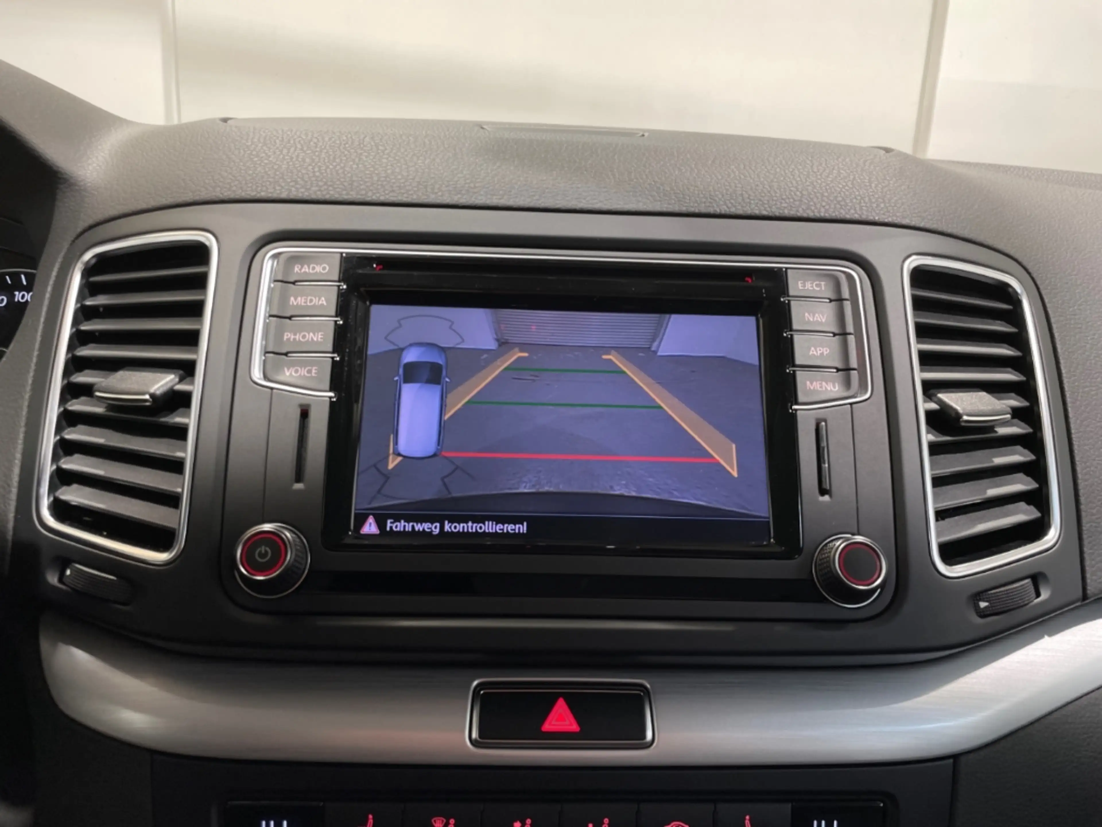 Volkswagen Sharan 1.4 TSI DSG Comfortline 7-Sitzer EU6d ACC — photo 27