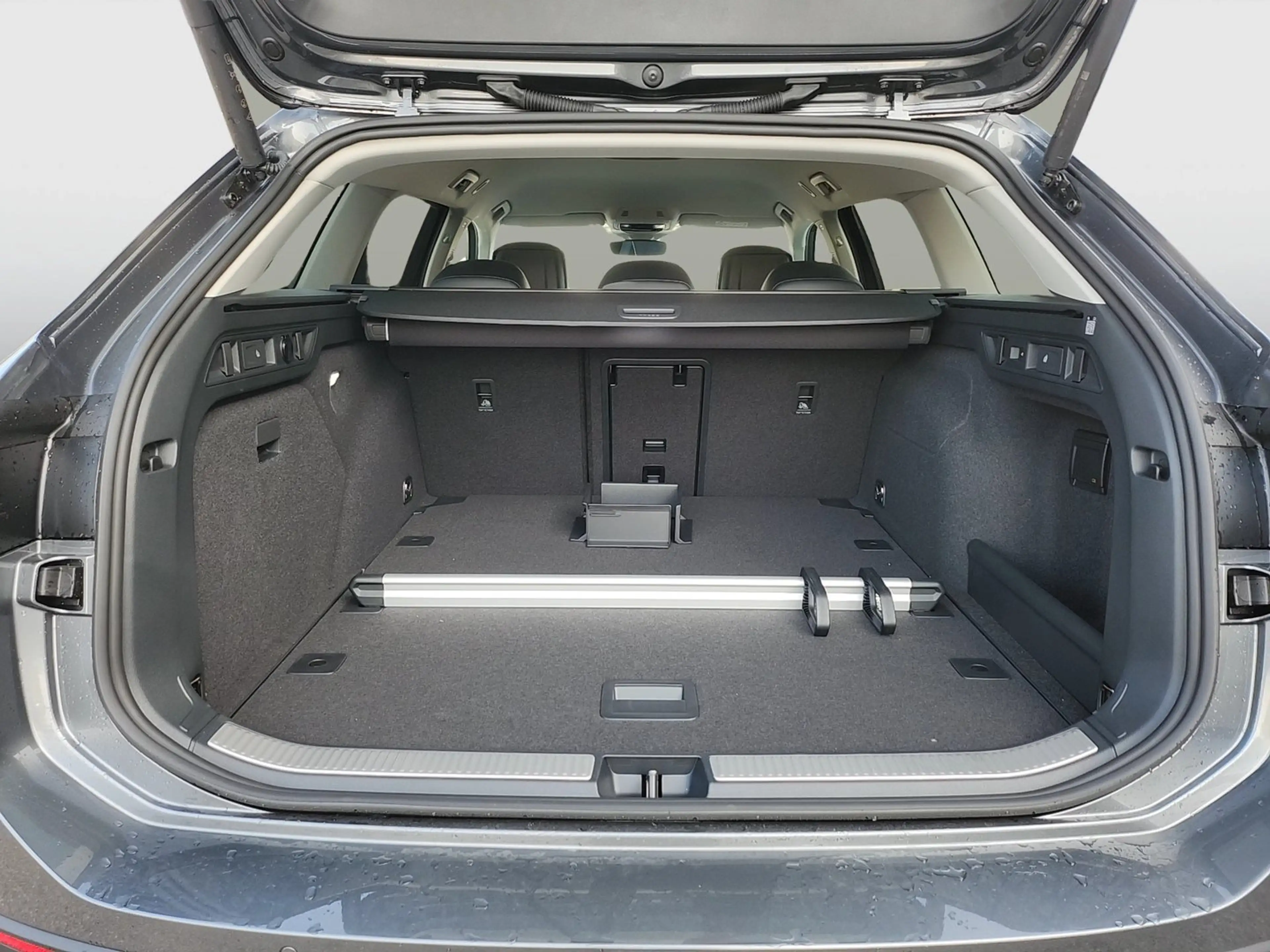 Volkswagen Passat Variant Business TDI DSG — photo 31
