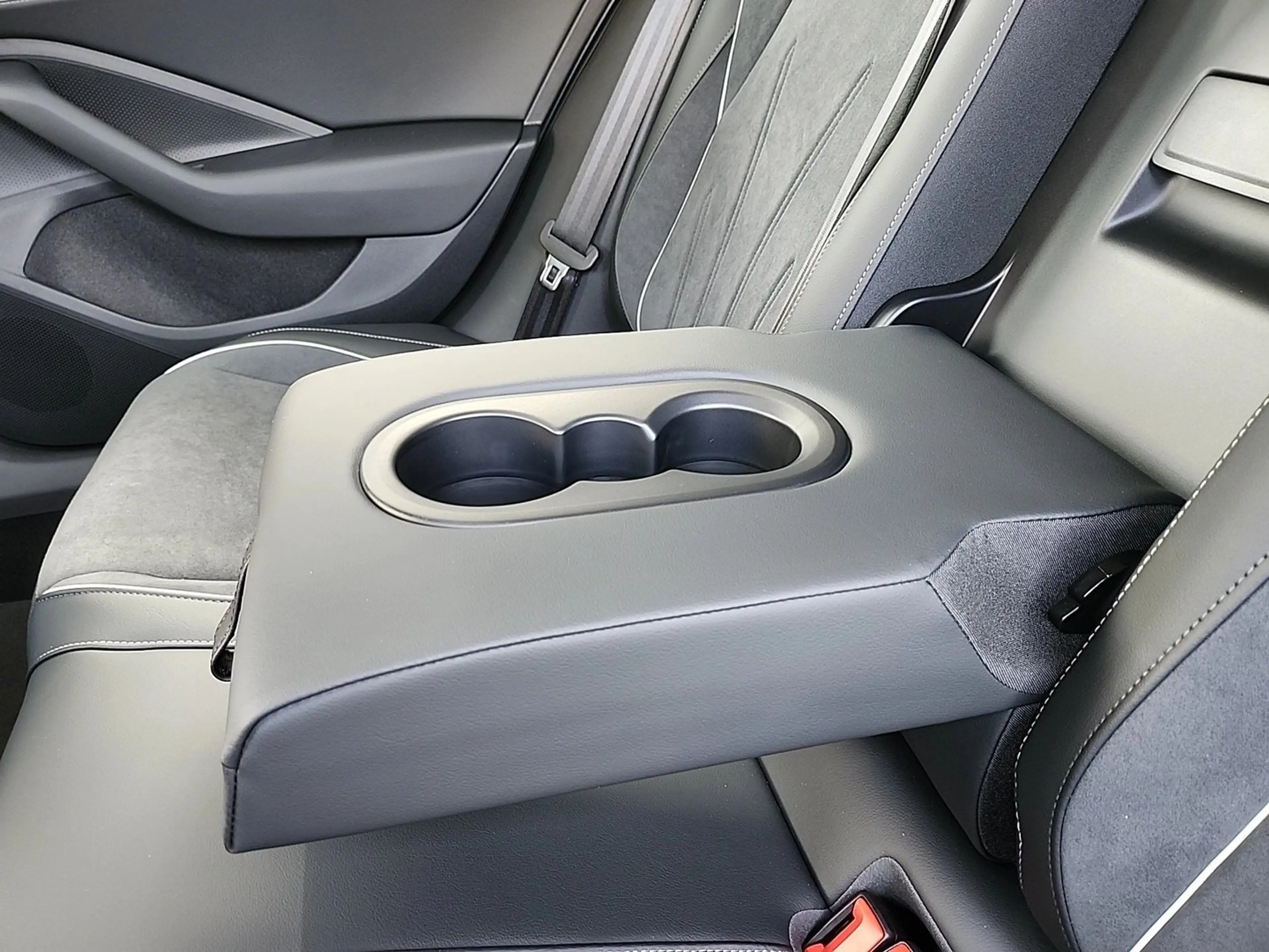 Volkswagen Passat Variant Business TDI DSG — photo 26