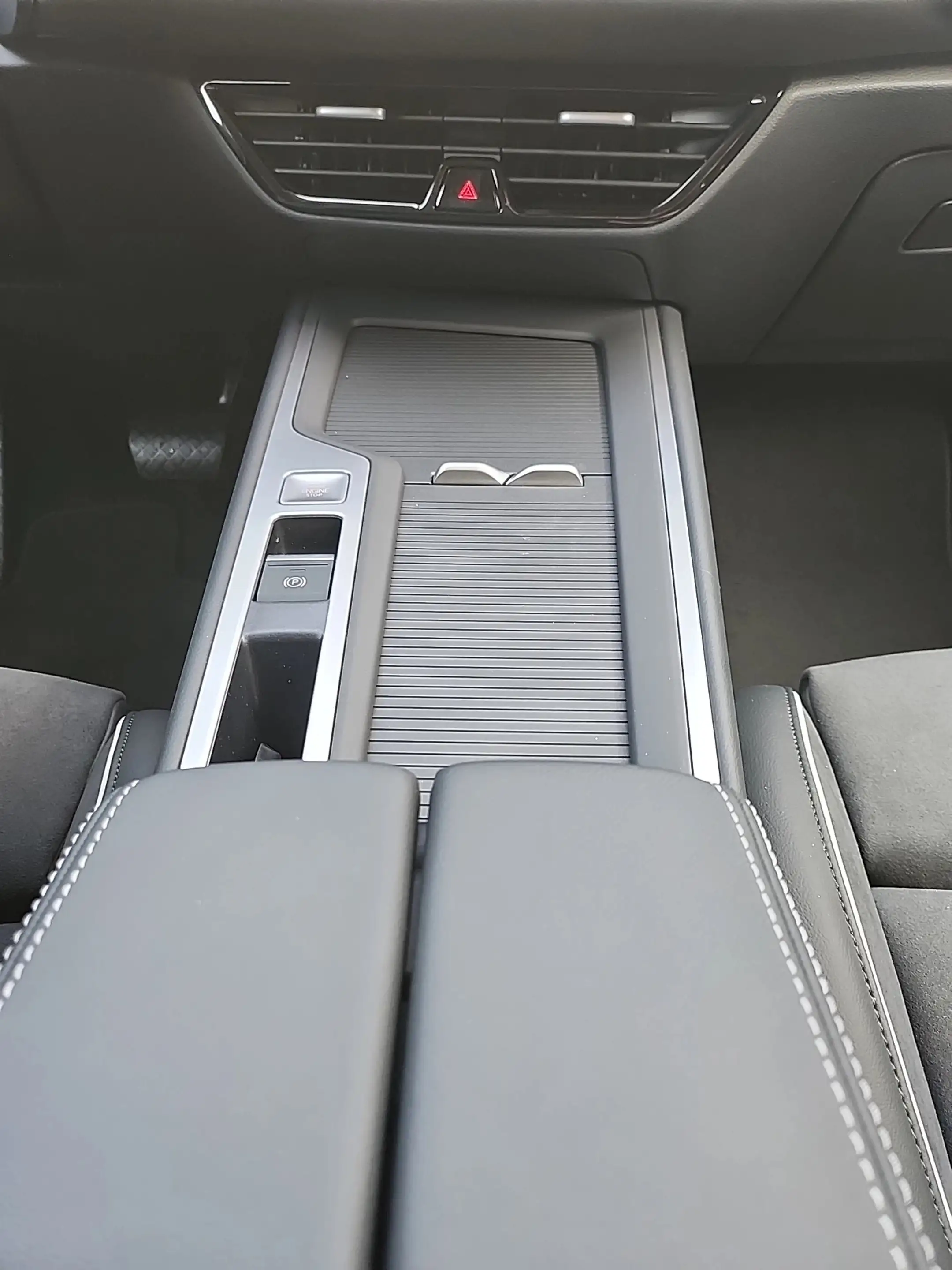 Volkswagen Passat Variant Business TDI DSG — photo 25