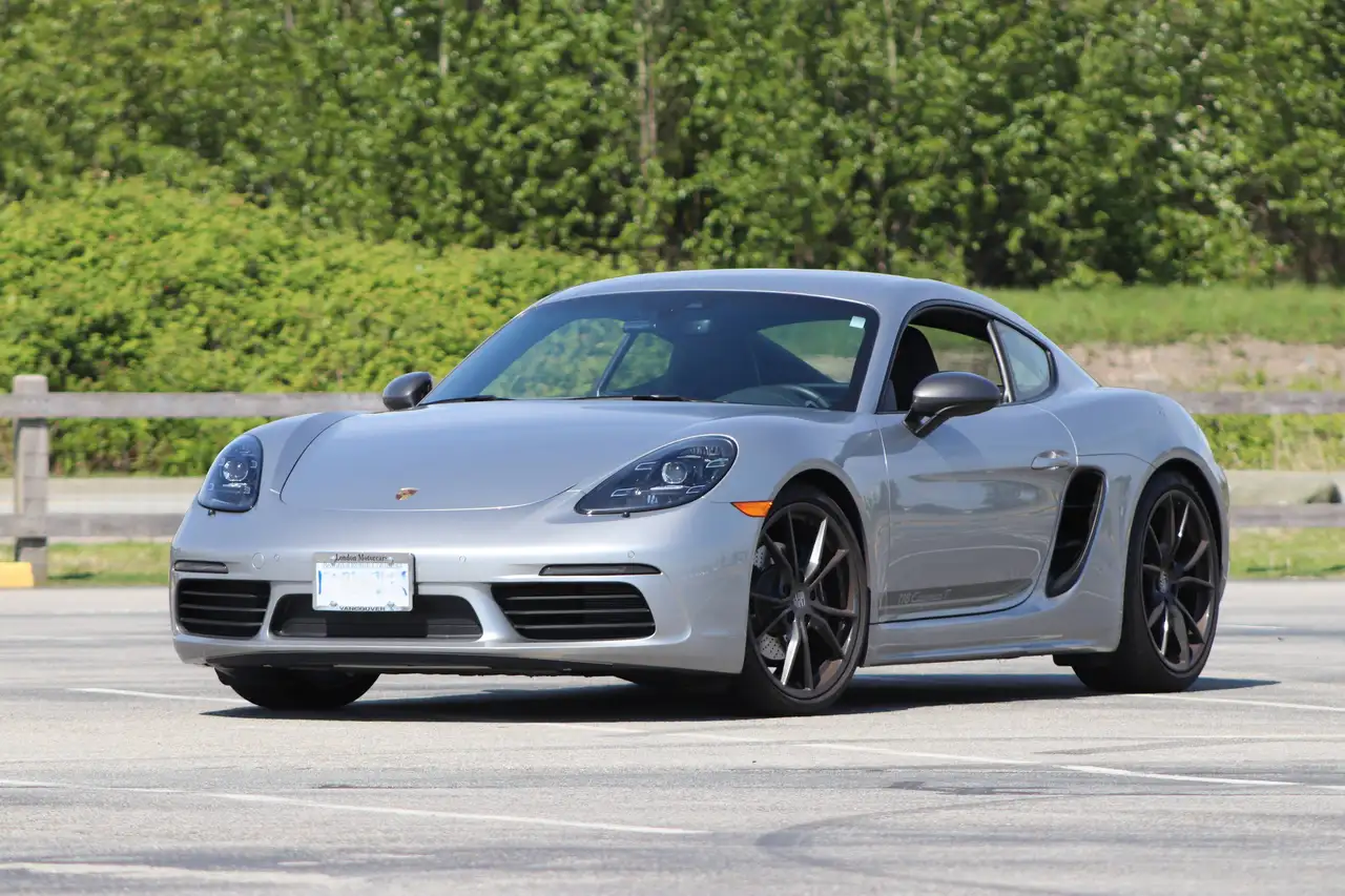 2022 Porsche 718 Cayman
