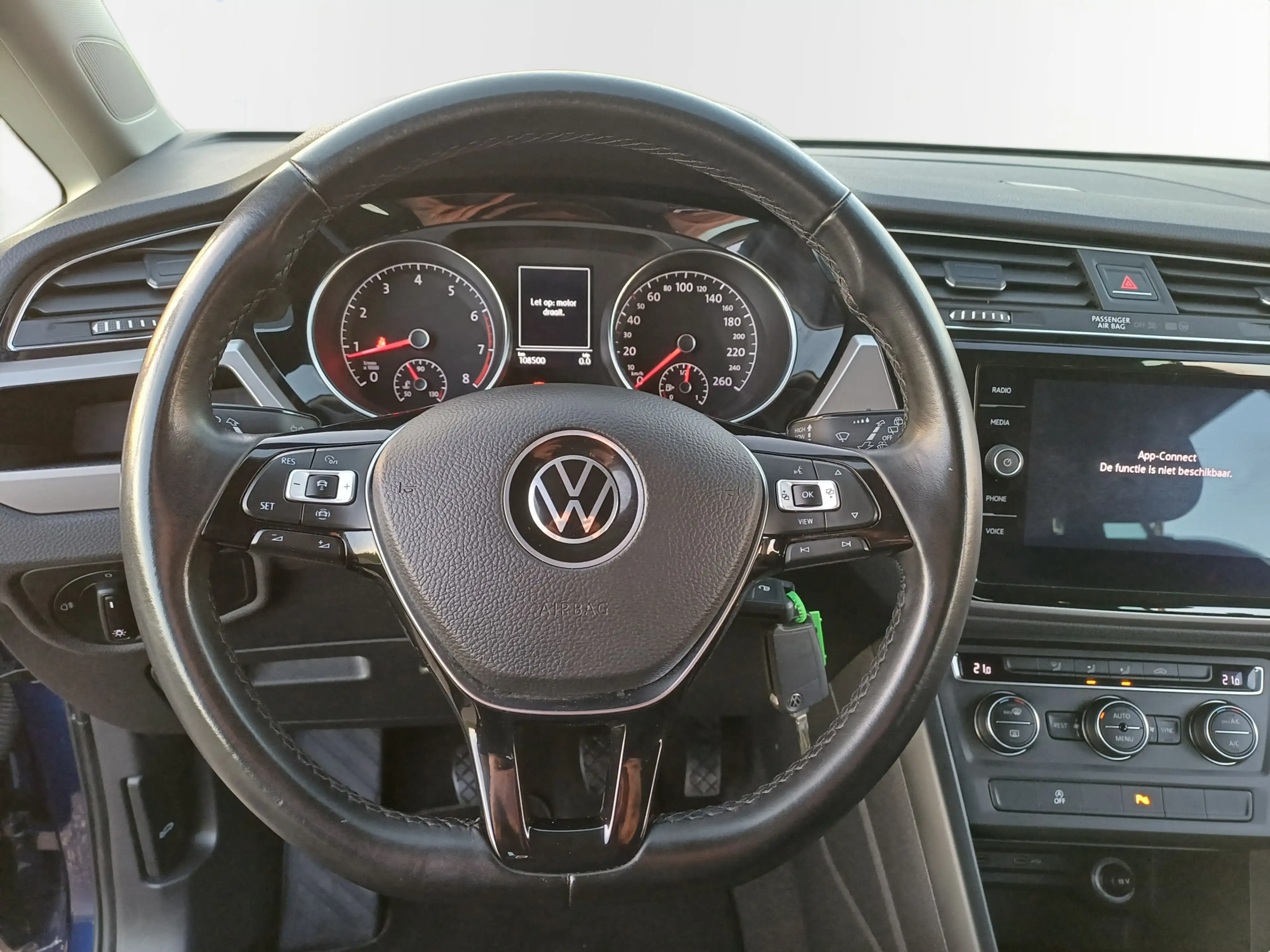 Volkswagen Touran 1.5 TSI Comfortline /Clima/Cruise/Navi/Parkh. V+A/ — photo 36