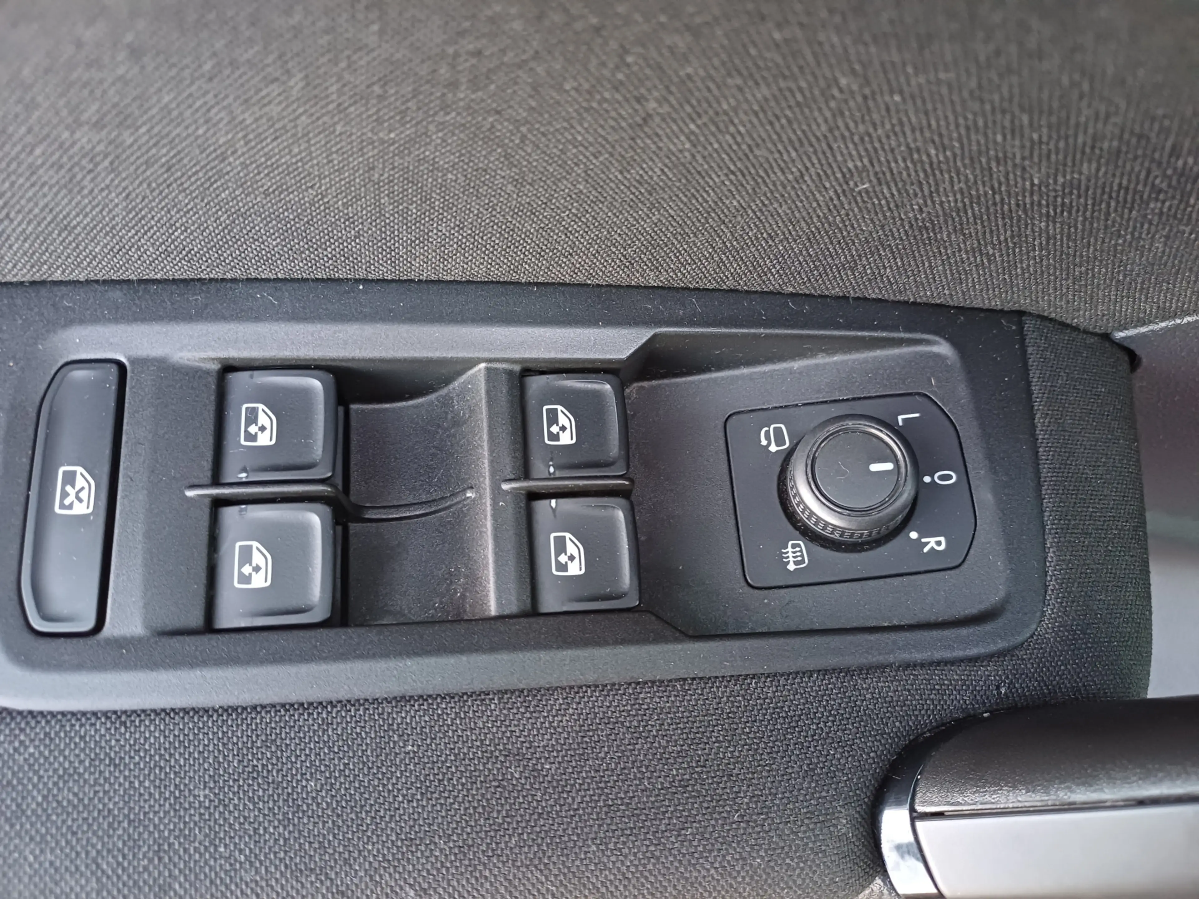 Volkswagen Touran 1.5 TSI Comfortline /Clima/Cruise/Navi/Parkh. V+A/ — photo 20