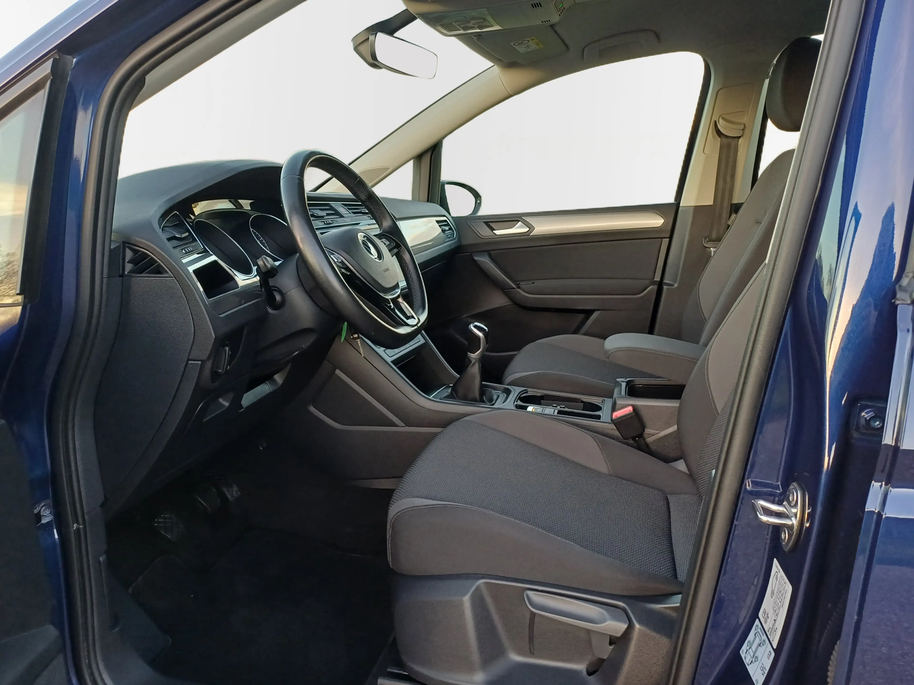 Volkswagen Touran 1.5 TSI Comfortline /Clima/Cruise/Navi/Parkh. V+A/ — photo 17