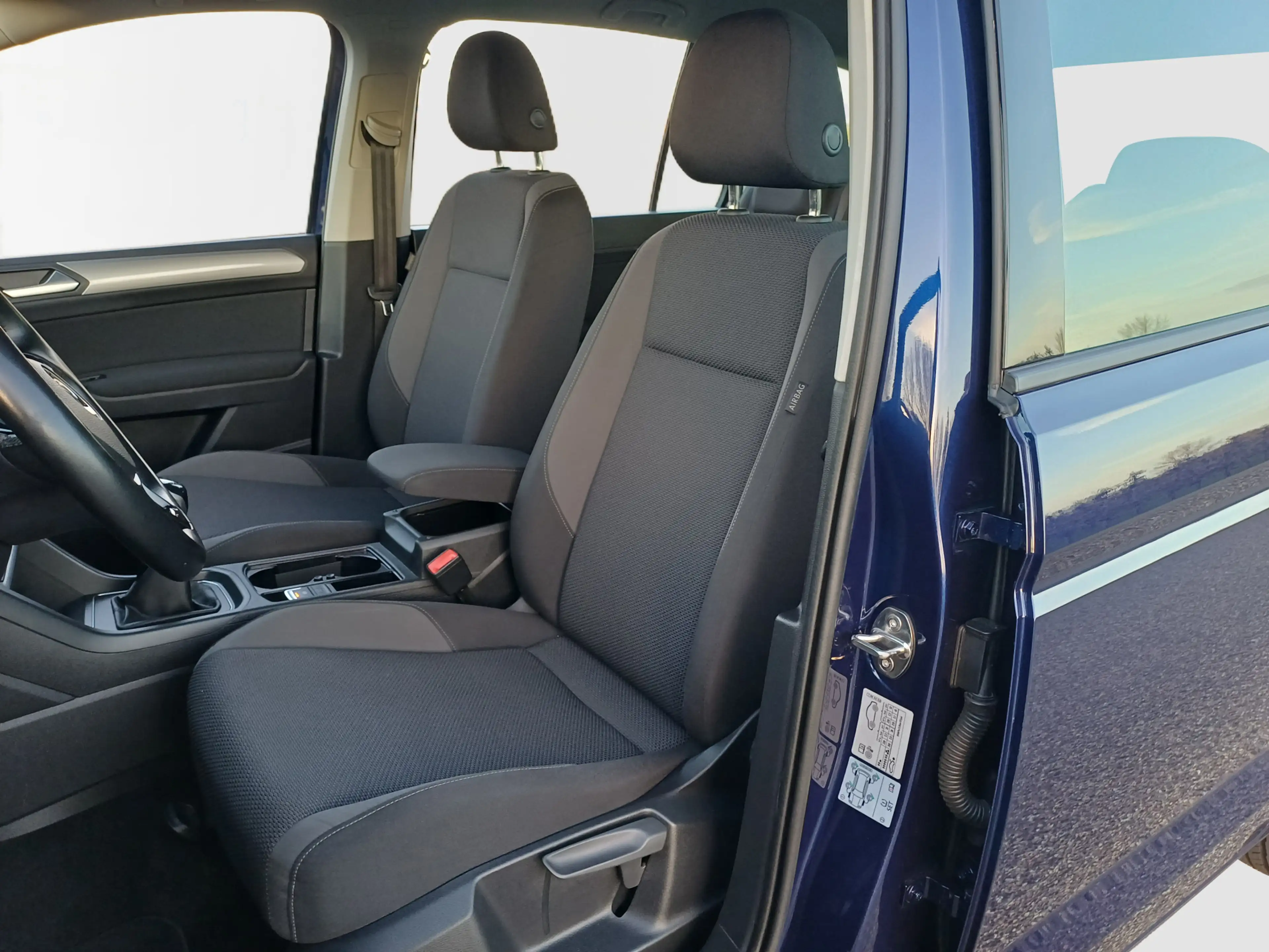 Volkswagen Touran 1.5 TSI Comfortline /Clima/Cruise/Navi/Parkh. V+A/ — photo 2