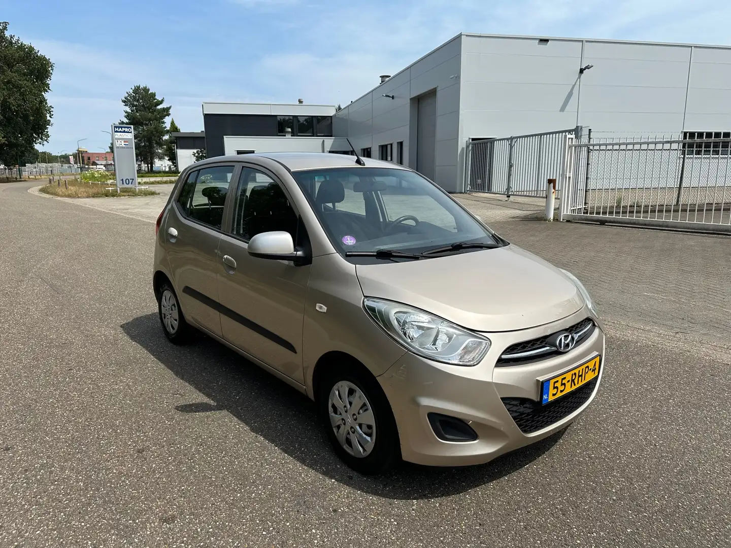 Hyundai i10 1.2 i-Drive Cool AIRCO/NIEUWE APK/ ELEK PAKKET Geel - 2