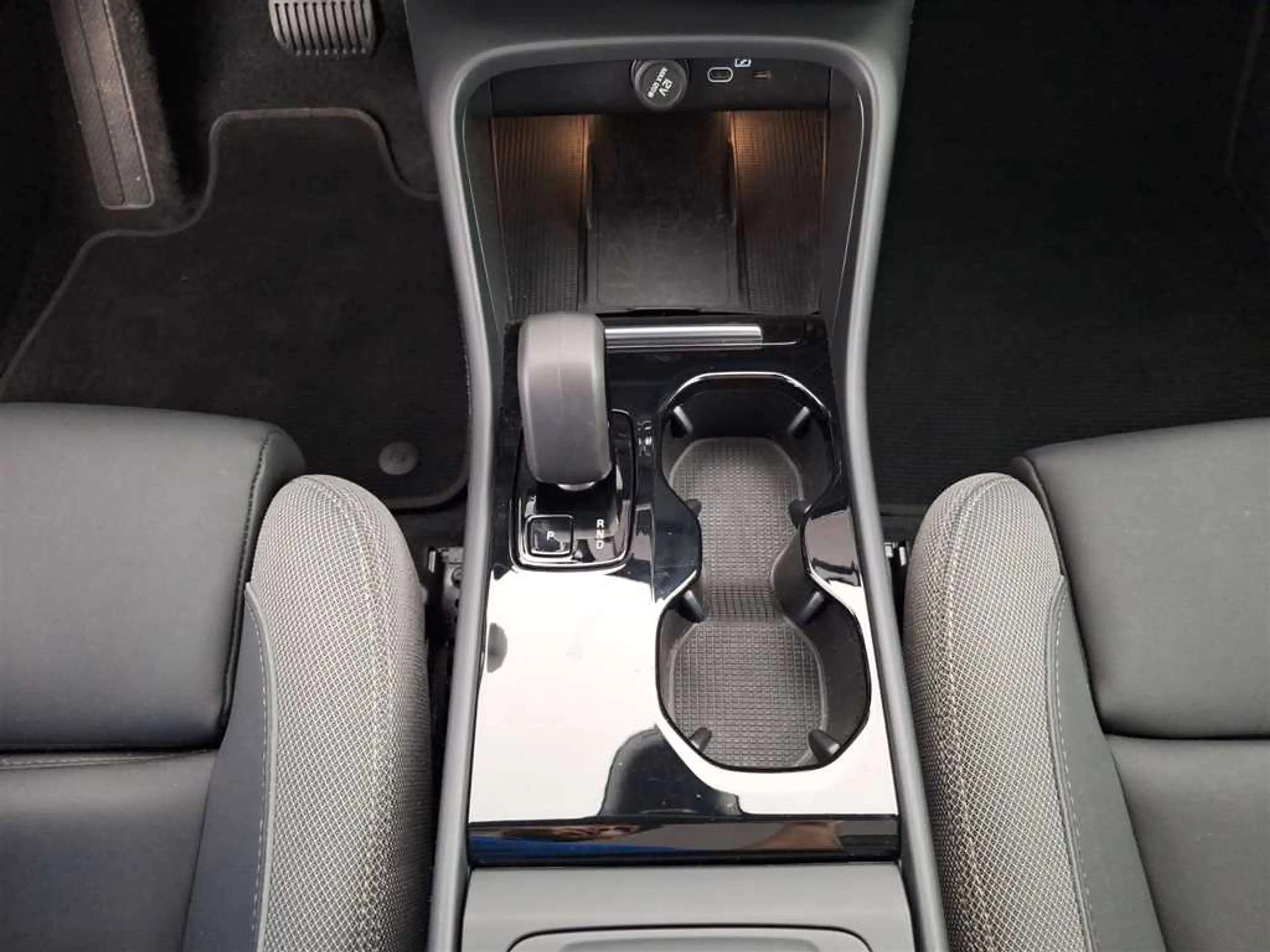 Volvo C40 Recharge Plus Single 69 kWh — photo 15