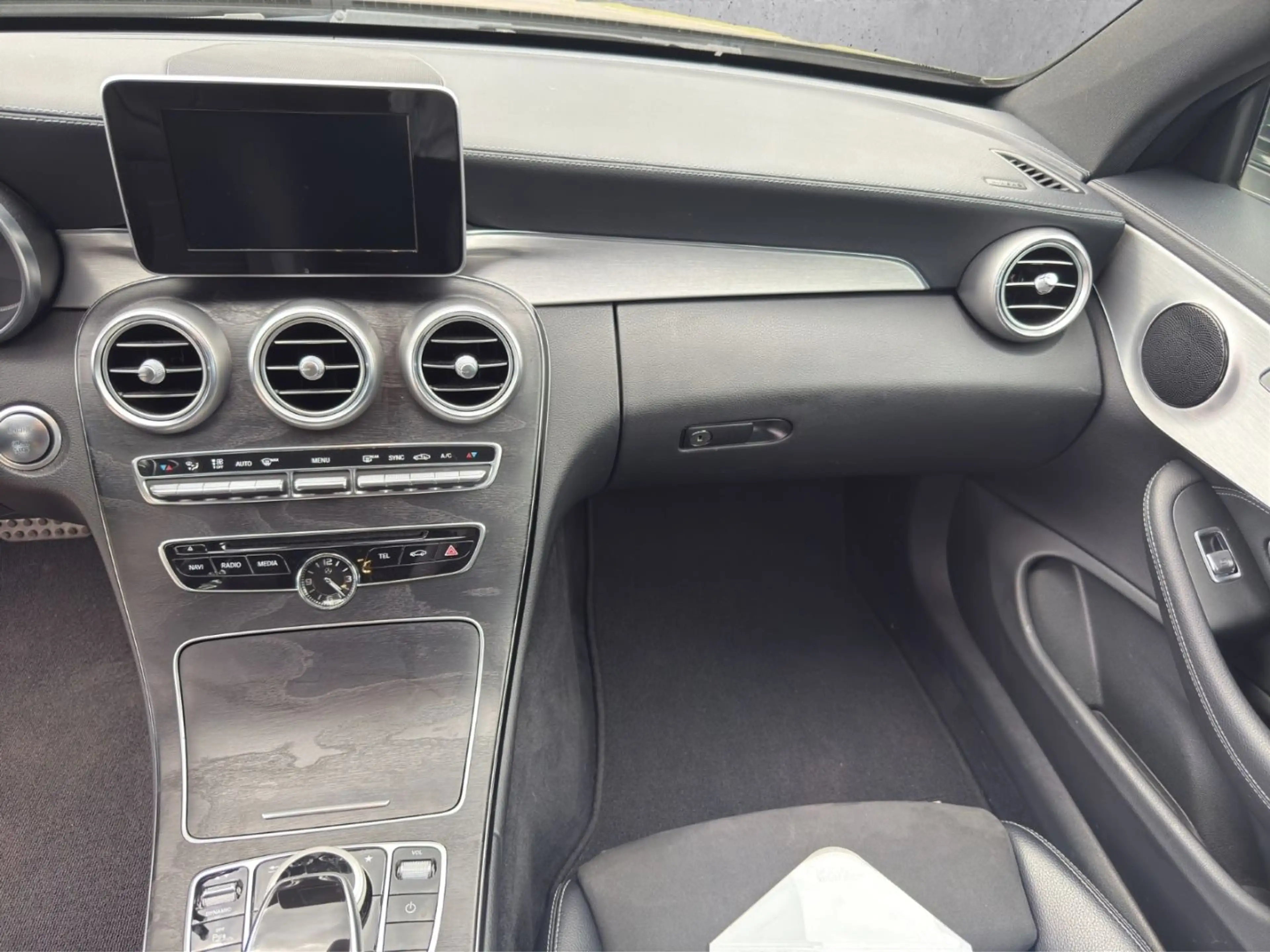 Mercedes-Benz C 180 Coupe Navi LED Mehrzonenklima Fahrerprofil — photo 15