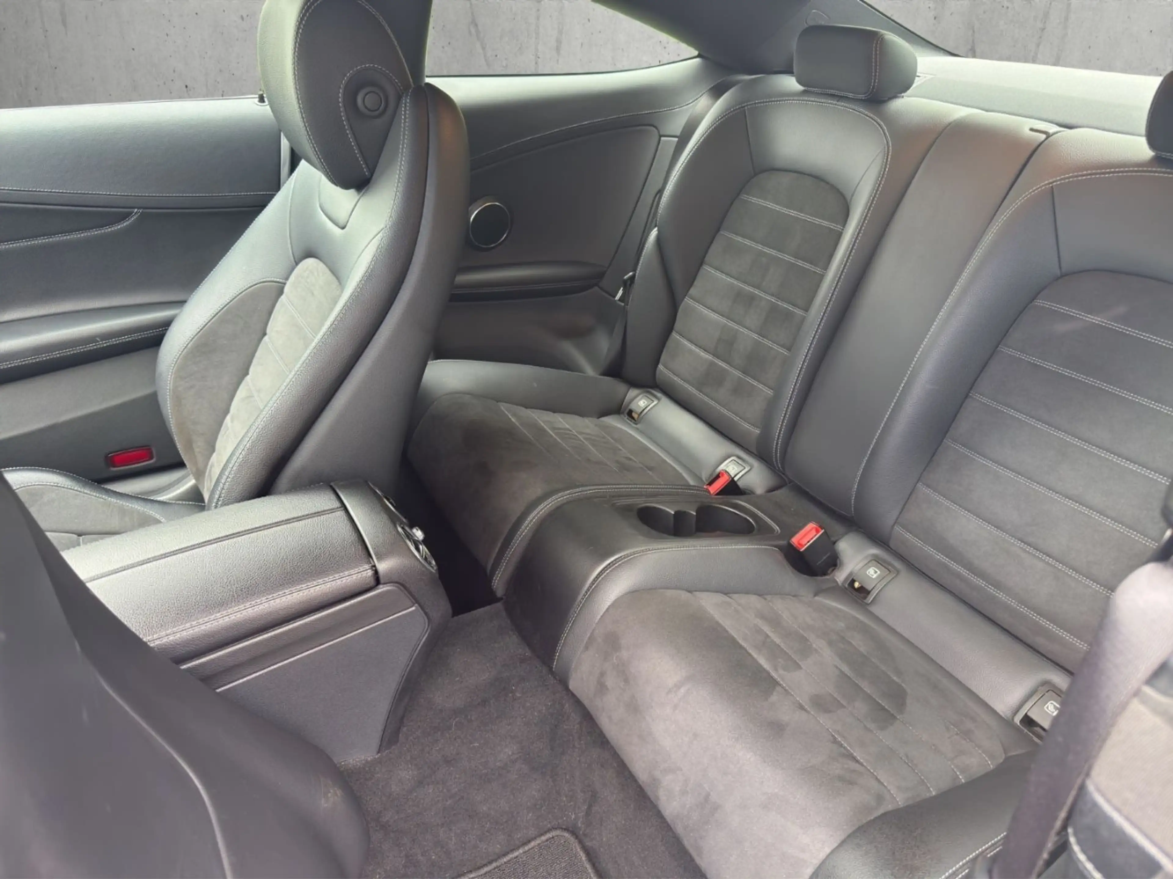 Mercedes-Benz C 180 Coupe Navi LED Mehrzonenklima Fahrerprofil — photo 13