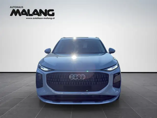 Audi Q3 TFSI quattro 150 kW  intense Ansicht 2
