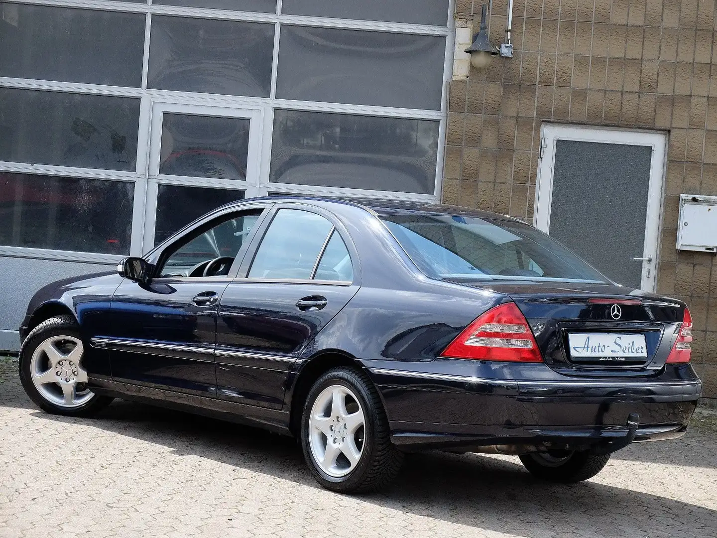 Mercedes-Benz C 180 Komp. Avantgarde - Klimaautomatik - AHK - Azul - 2