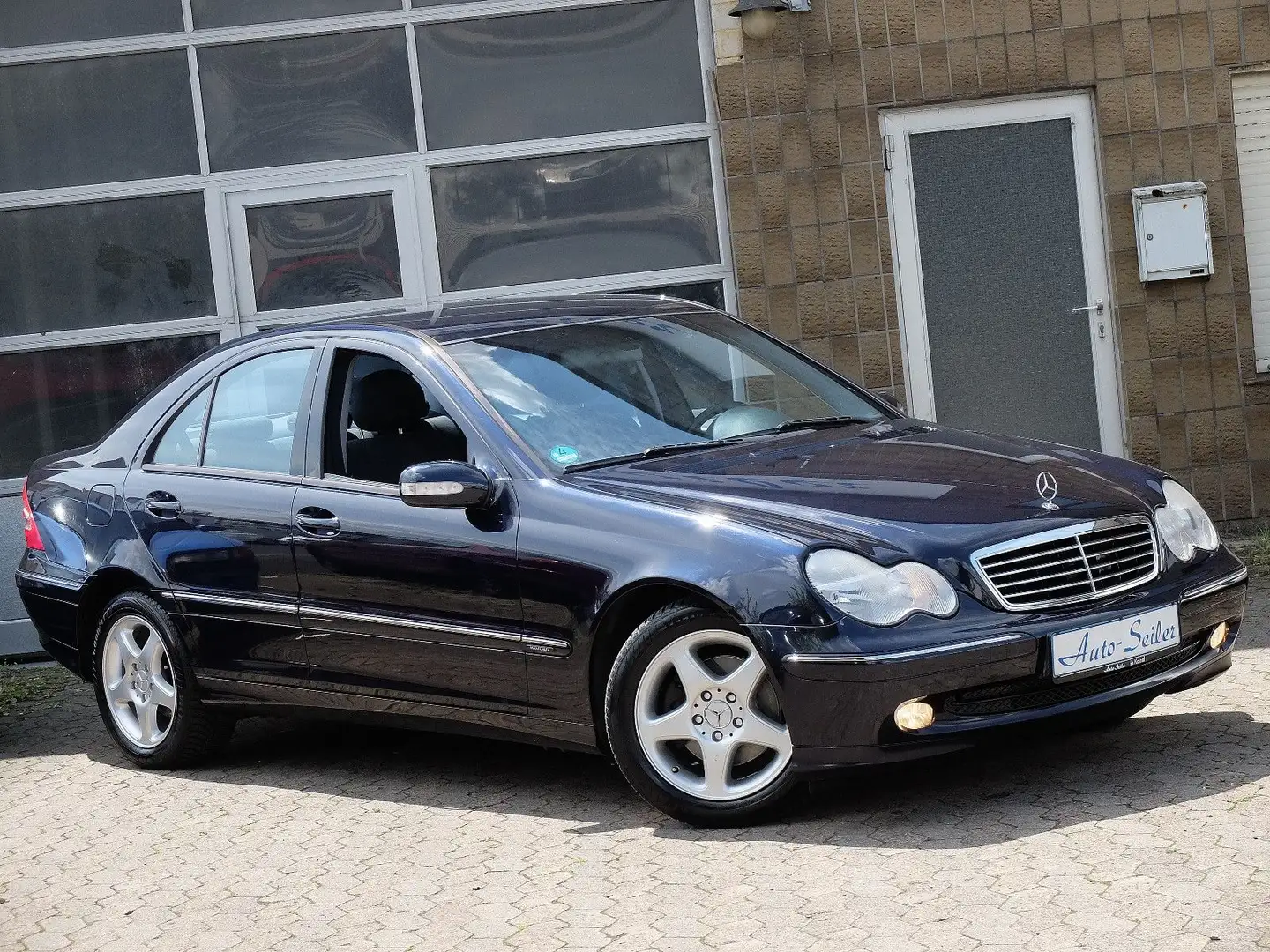 Mercedes-Benz C 180 Komp. Avantgarde - Klimaautomatik - AHK - Azul - 1