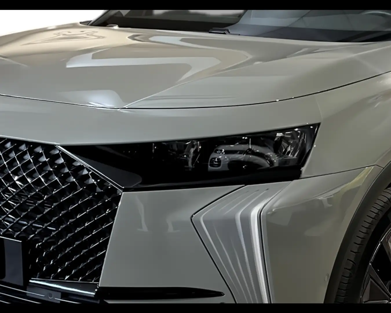 DS Automobiles DS 7 Crossback 1.6 E-Tense PHEV 225cv Performance Line+ Grijs - 2