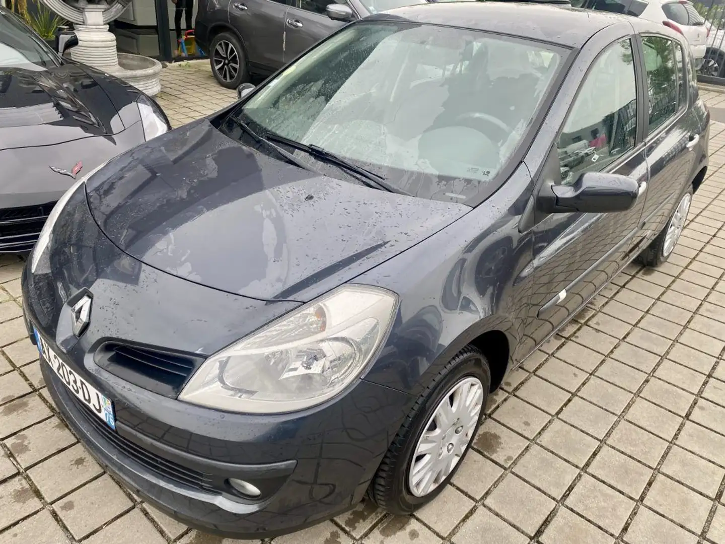 Renault Clio 1.5 DCI 85ch dynamique Gris - 2