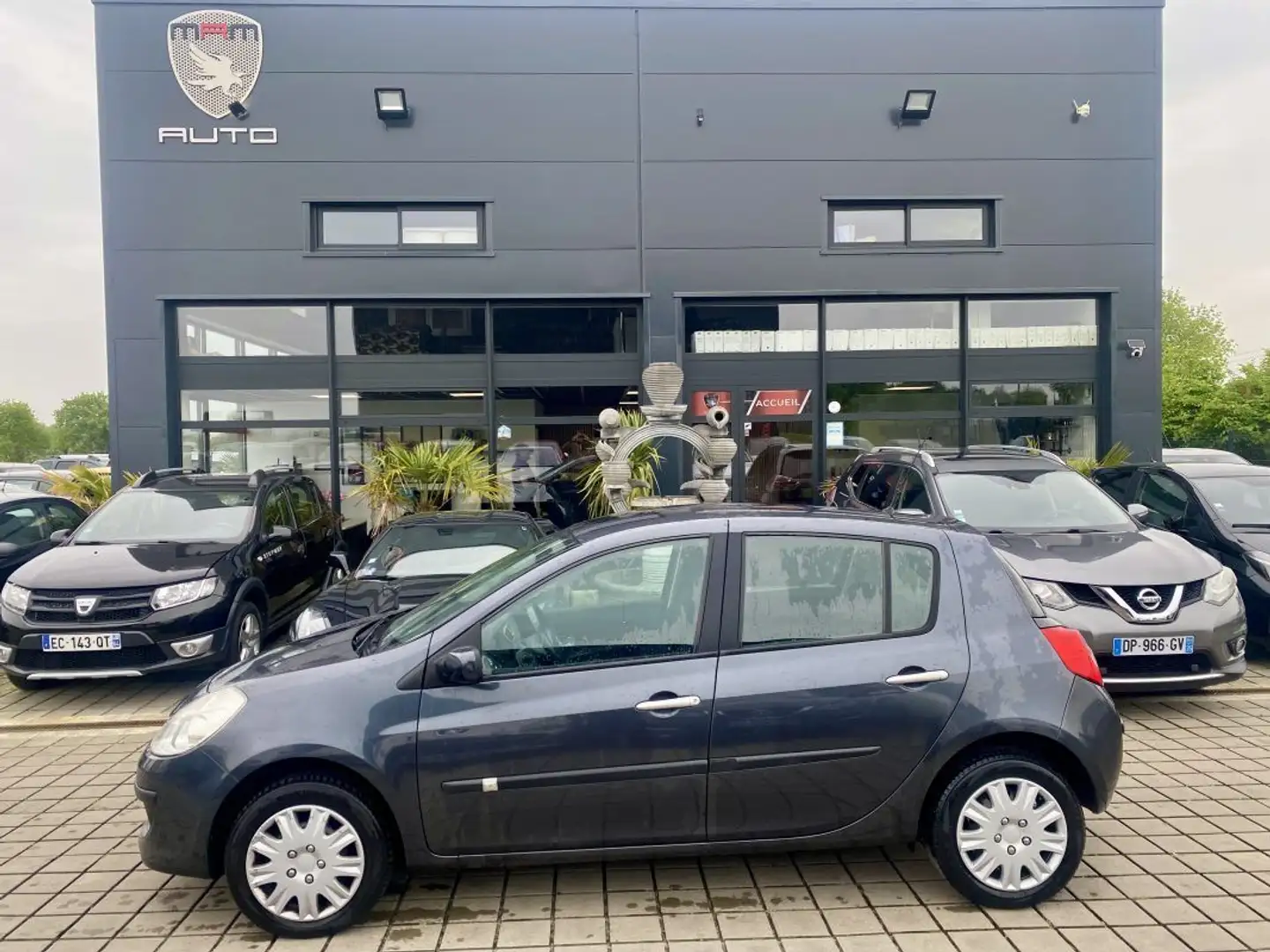 Renault Clio 1.5 DCI 85ch dynamique Gris - 1