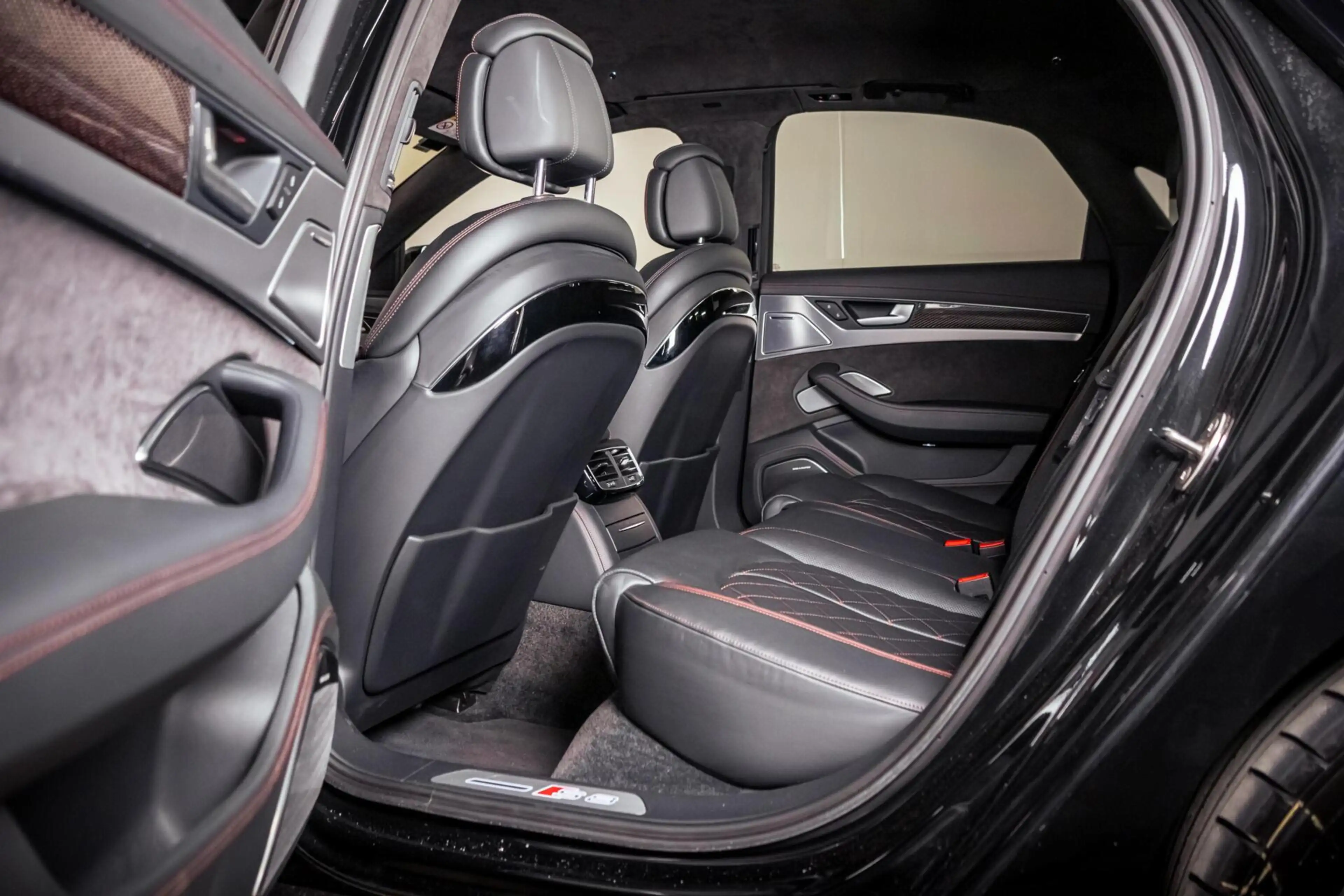 Audi S8 4.0 TFSI S8 plus|Keramisch|B&O|Matrix|Softclose|Ni — photo 40