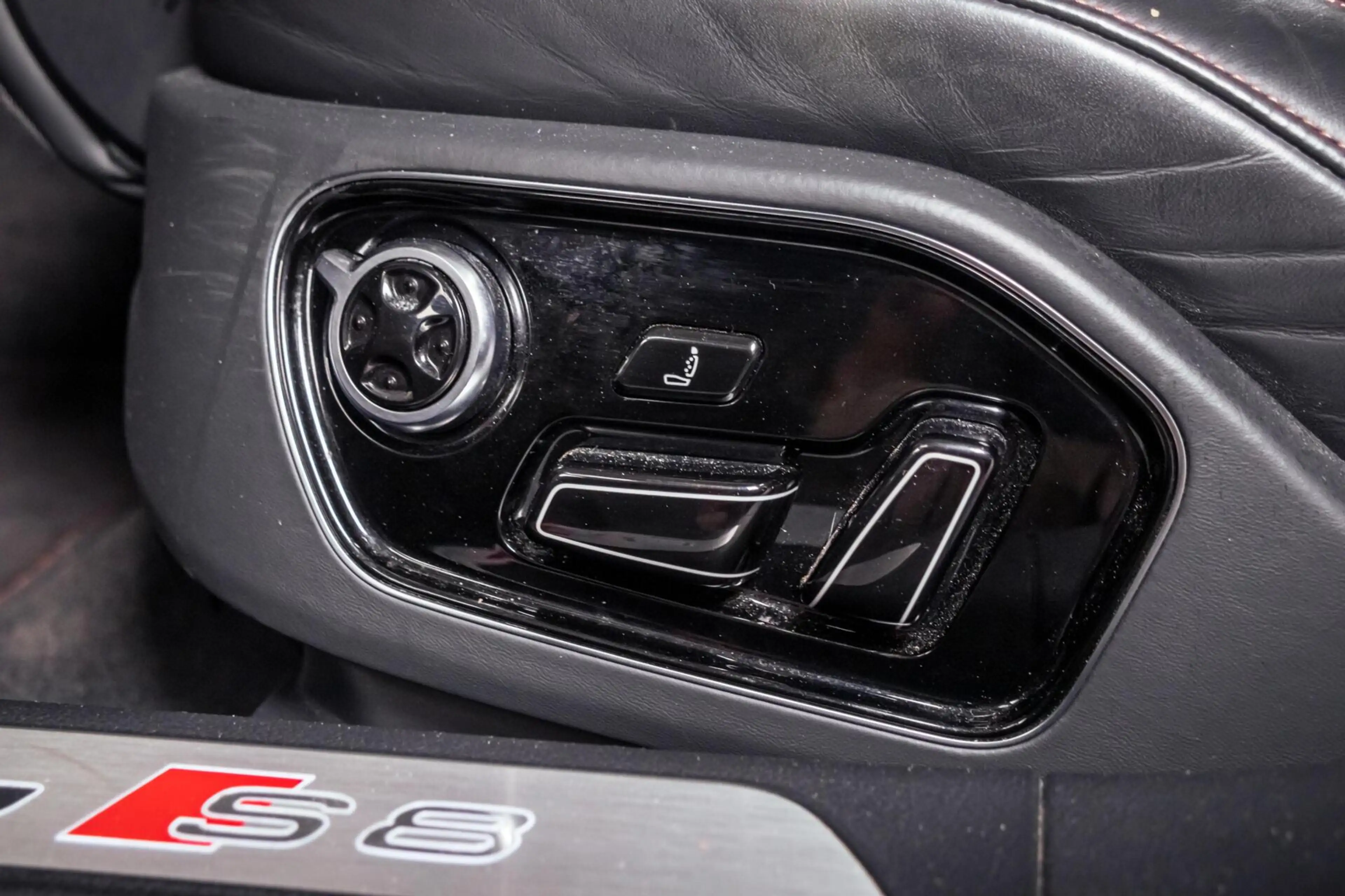 Audi S8 4.0 TFSI S8 plus|Keramisch|B&O|Matrix|Softclose|Ni — photo 18