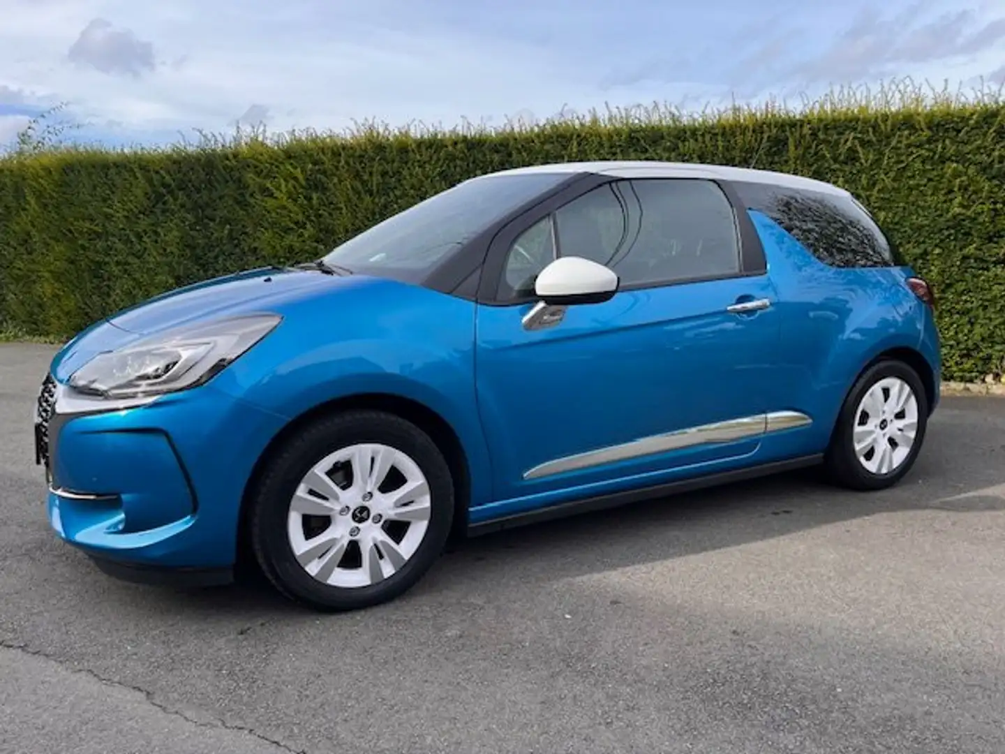 DS Automobiles DS 3 DS 3 1.2 PureTech So Chic S Blauw - 1