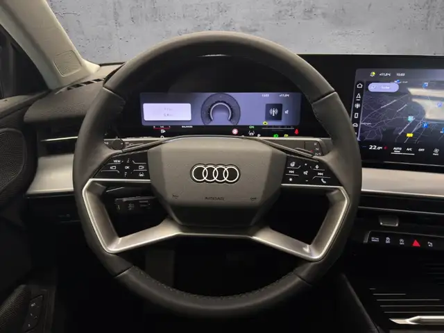 Audi Q3 view 9