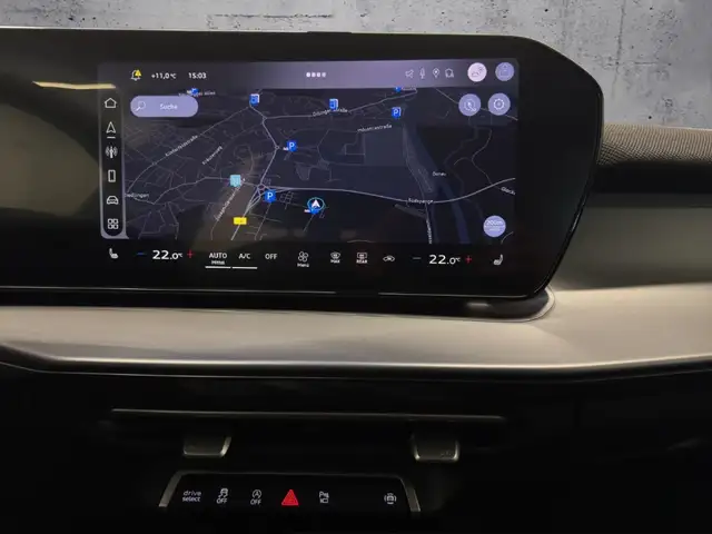 Audi Q3 view 14