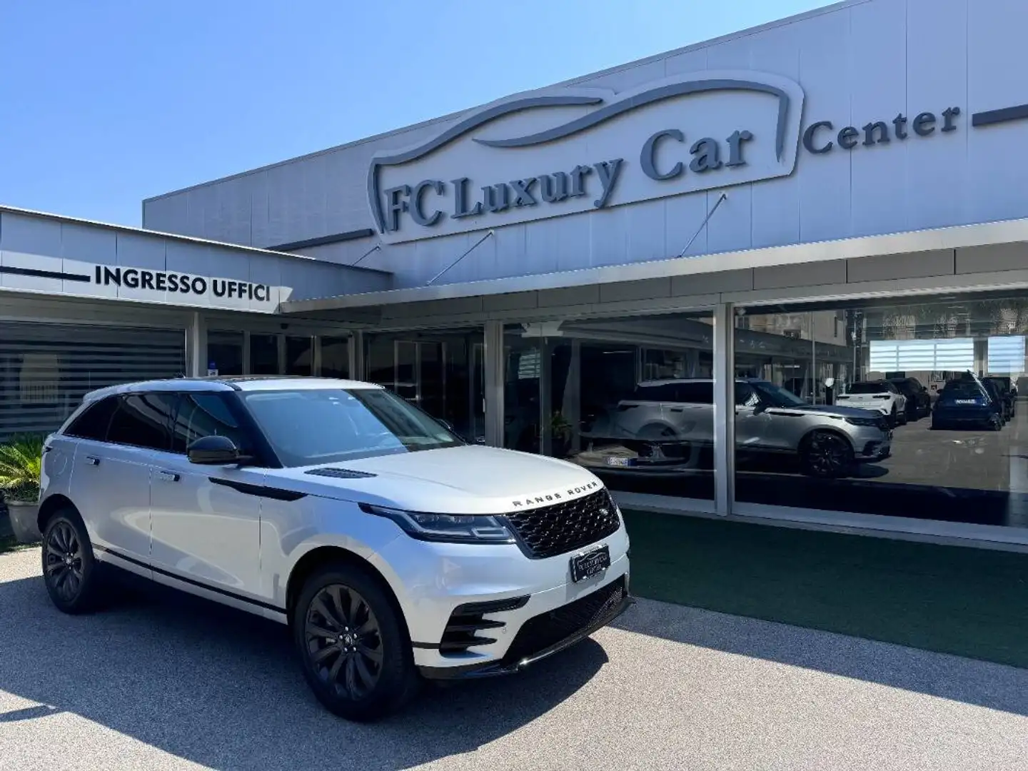 Land Rover Range Rover Velar 2.0d i4 mhev R-Dynamic HSE 4wd 204cv auto Argento - 1