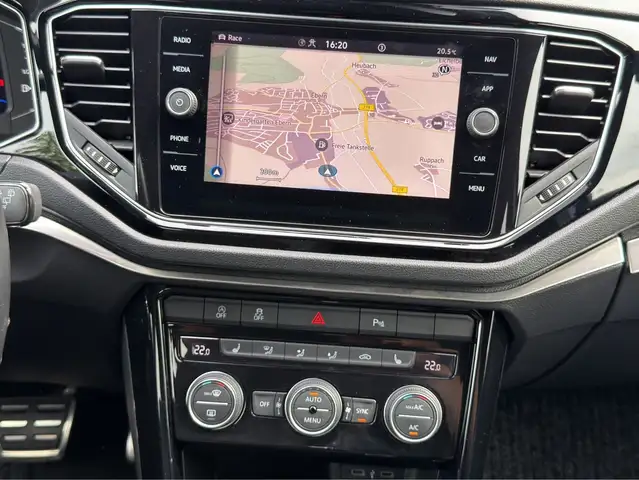 Volkswagen T-Roc view 6
