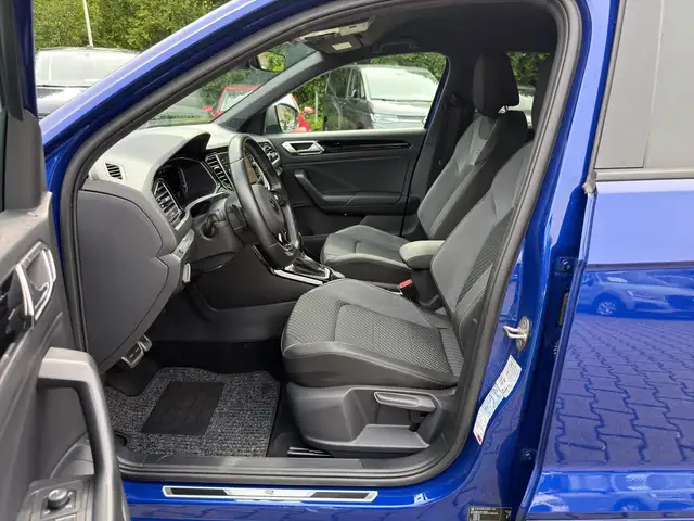 Volkswagen T-Roc view 15